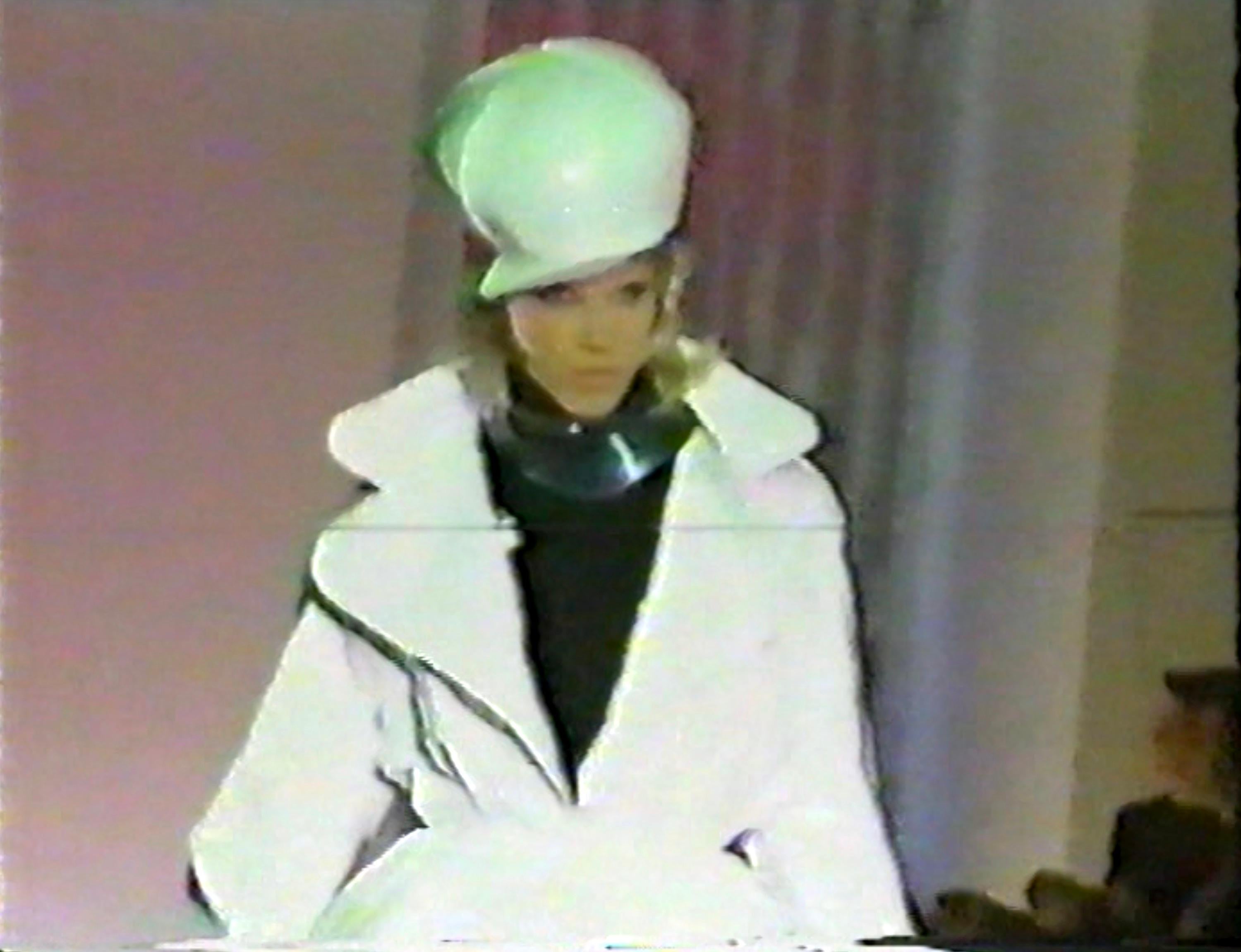 Thierry Mugler 1990 Dramatic Jacket Sculptural  Fitted Trench Coat For Sale 3