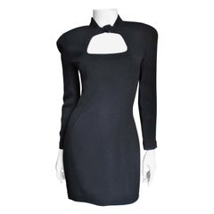Abito Thierry Mugler con scollatura frontale
