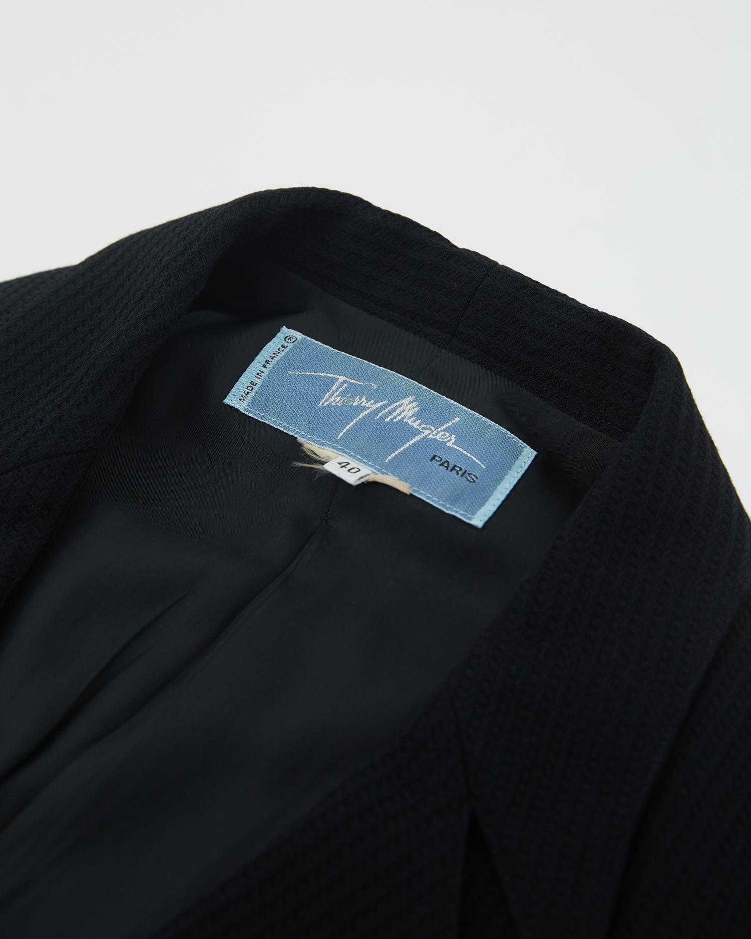Thierry Mugler Anzug mit strukturiertem Rock aus schwarzer Wolle, Anfang der 1990er Jahre im Angebot 2