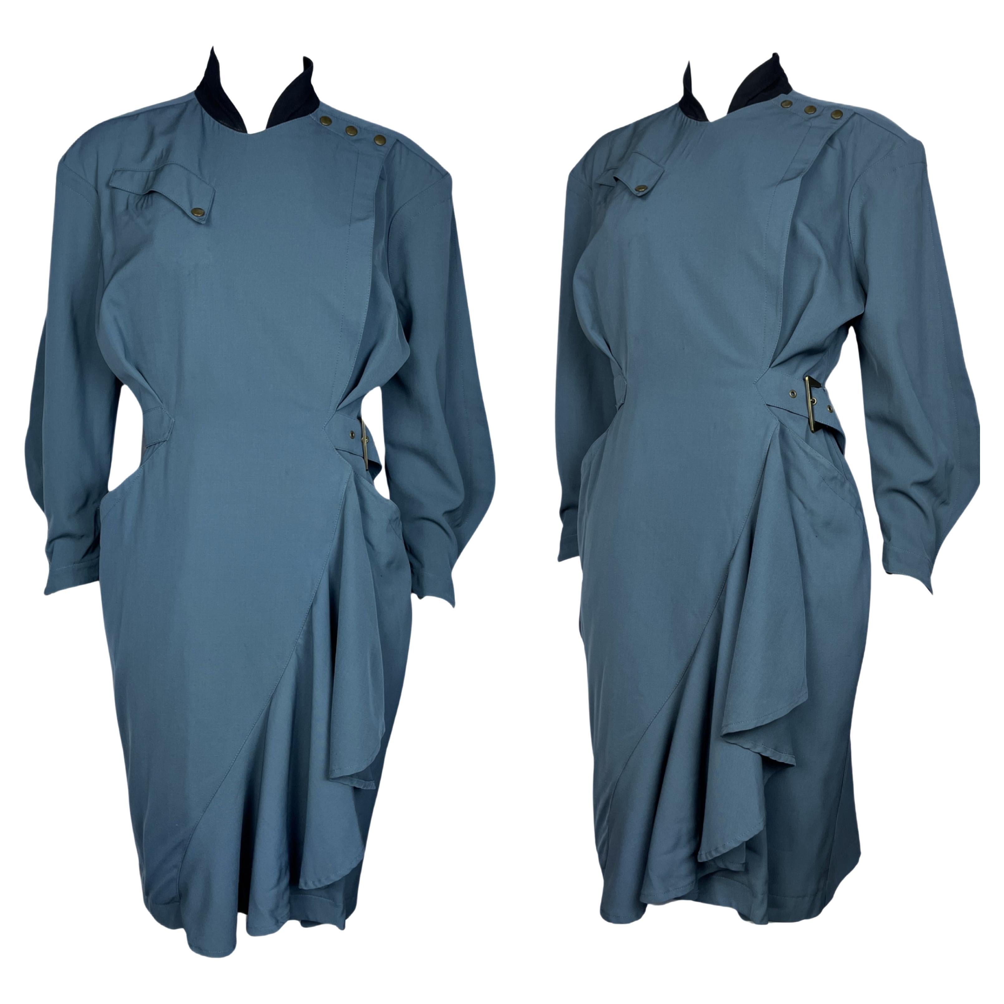 THIERRY MUGLER F/H 1986 "les Milteuses" Robe en manteau militaire en vente