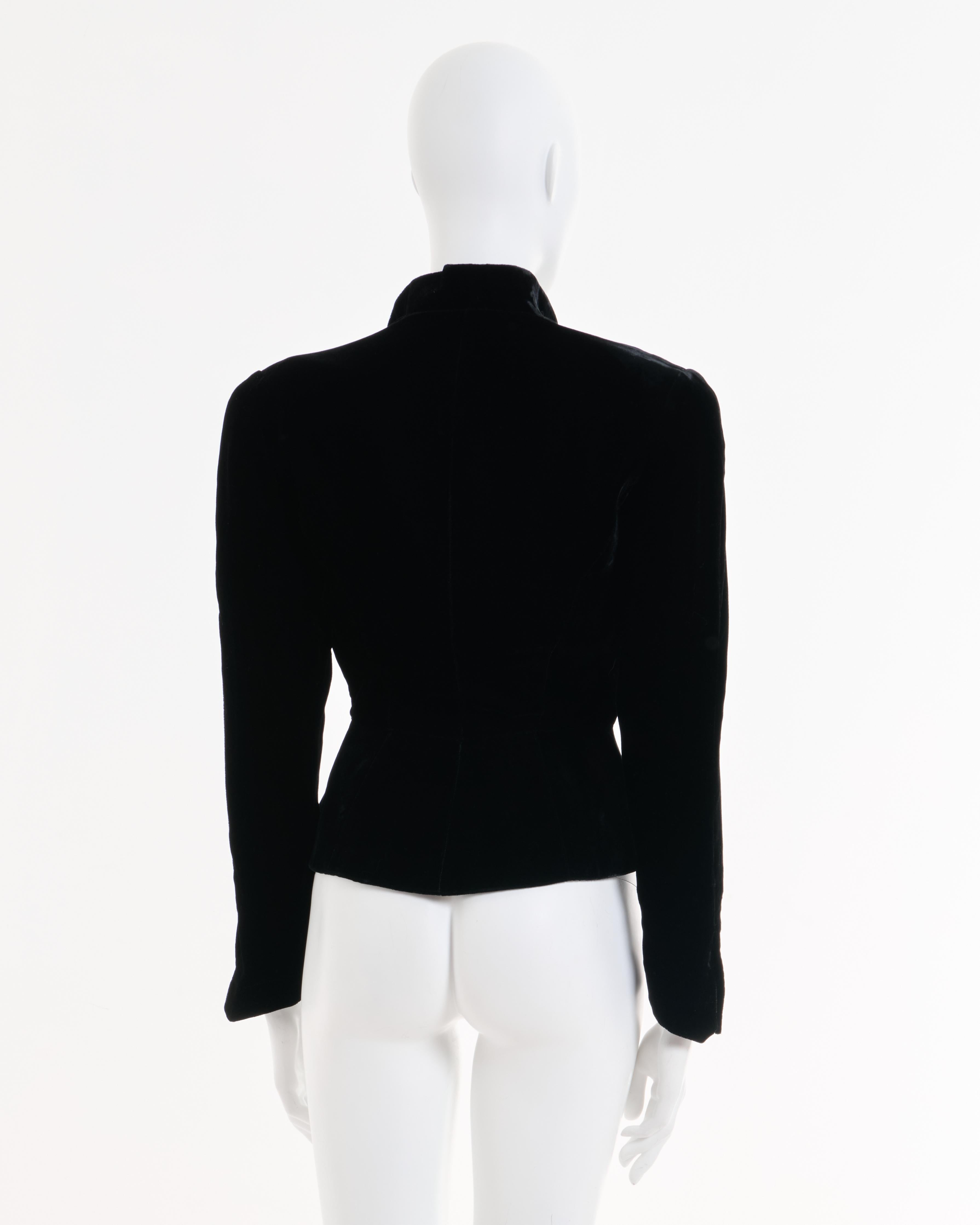 Thierry Mugler H/W 1987- 88 Schwarze Blazerjacke in Samtform in Schwarz (Black) im Angebot