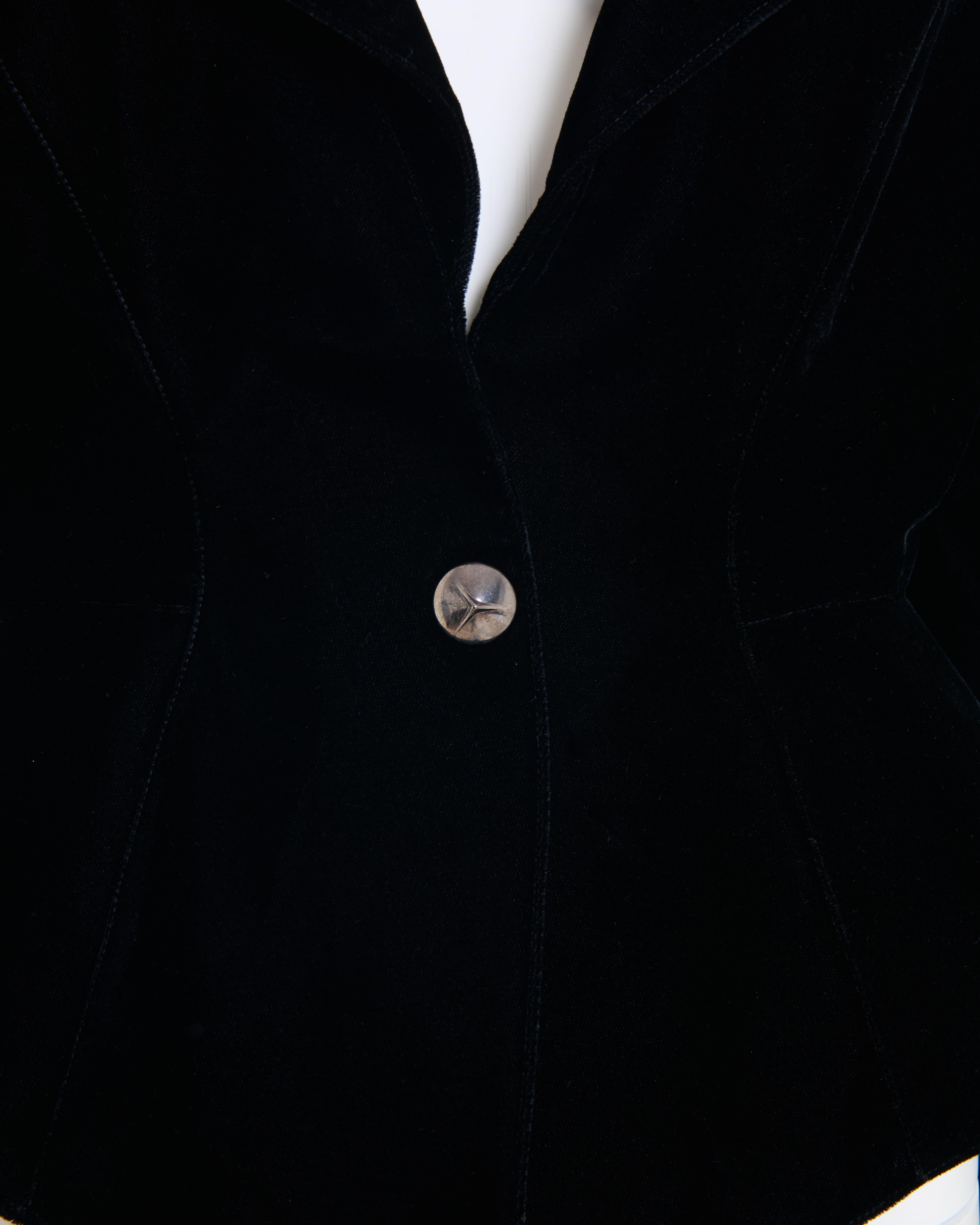 Thierry Mugler H/W 1987- 88 Schwarze Blazerjacke in Samtform in Schwarz im Angebot 1