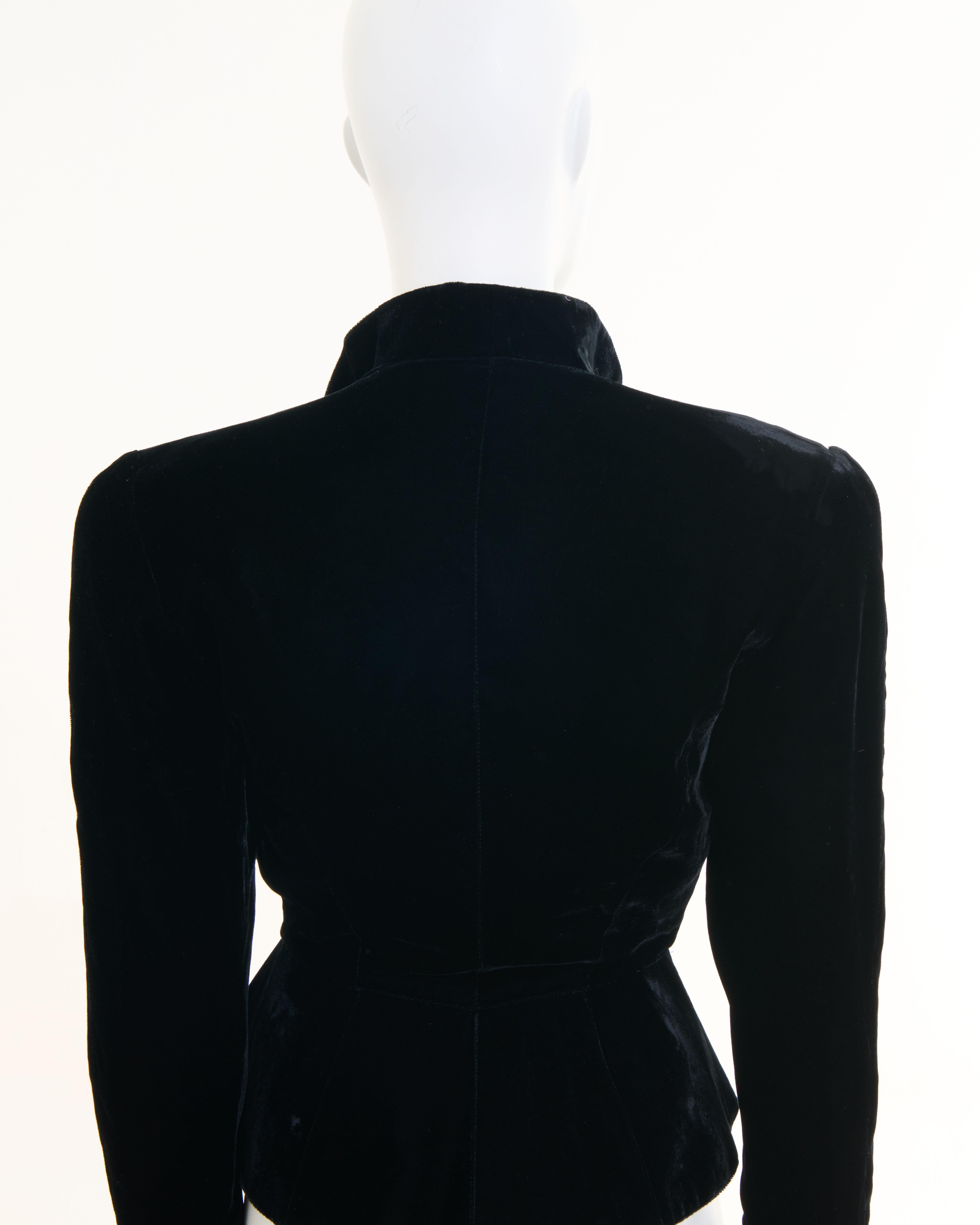 Thierry Mugler H/W 1987- 88 Schwarze Blazerjacke in Samtform in Schwarz im Angebot 3