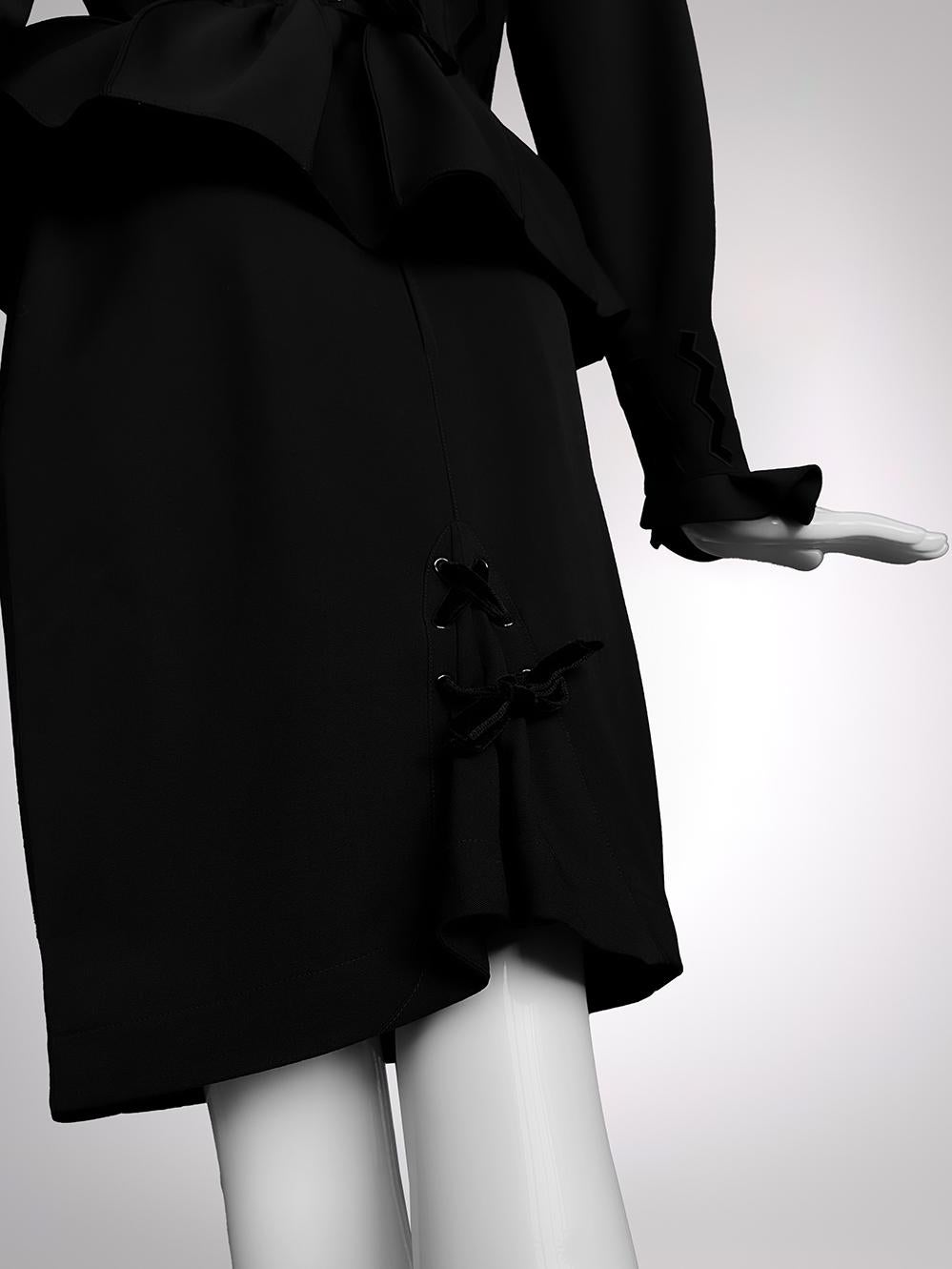 Thierry Mugler Autunno 1992 Nero Runway Fulmineo Abito Giacca Gonna in vendita 8