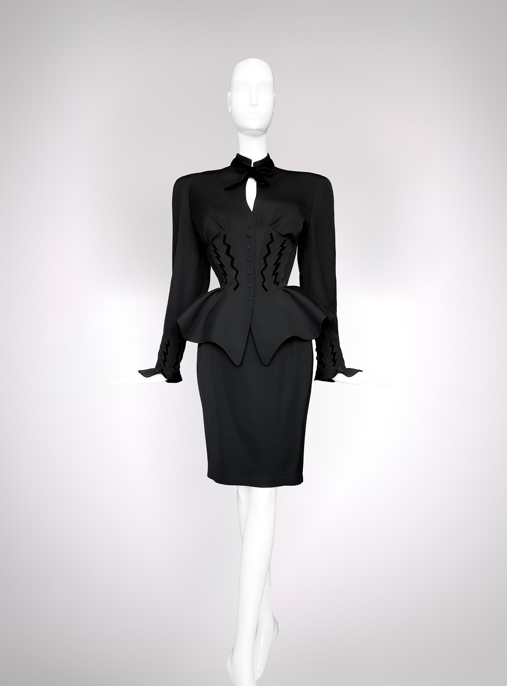 Donna Thierry Mugler Autunno 1992 Nero Runway Fulmineo Abito Giacca Gonna in vendita