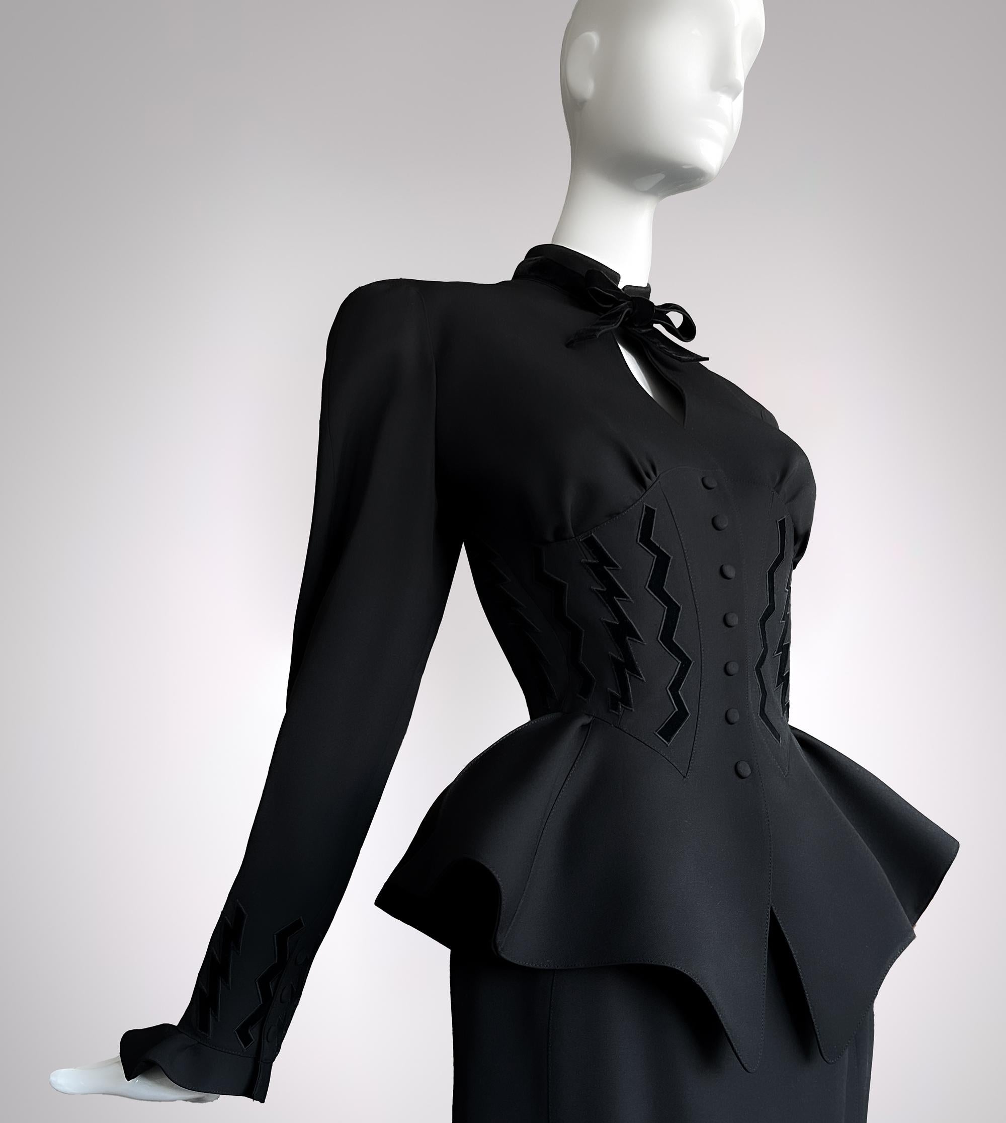 Thierry Mugler Autunno 1992 Nero Runway Fulmineo Abito Giacca Gonna in vendita 1