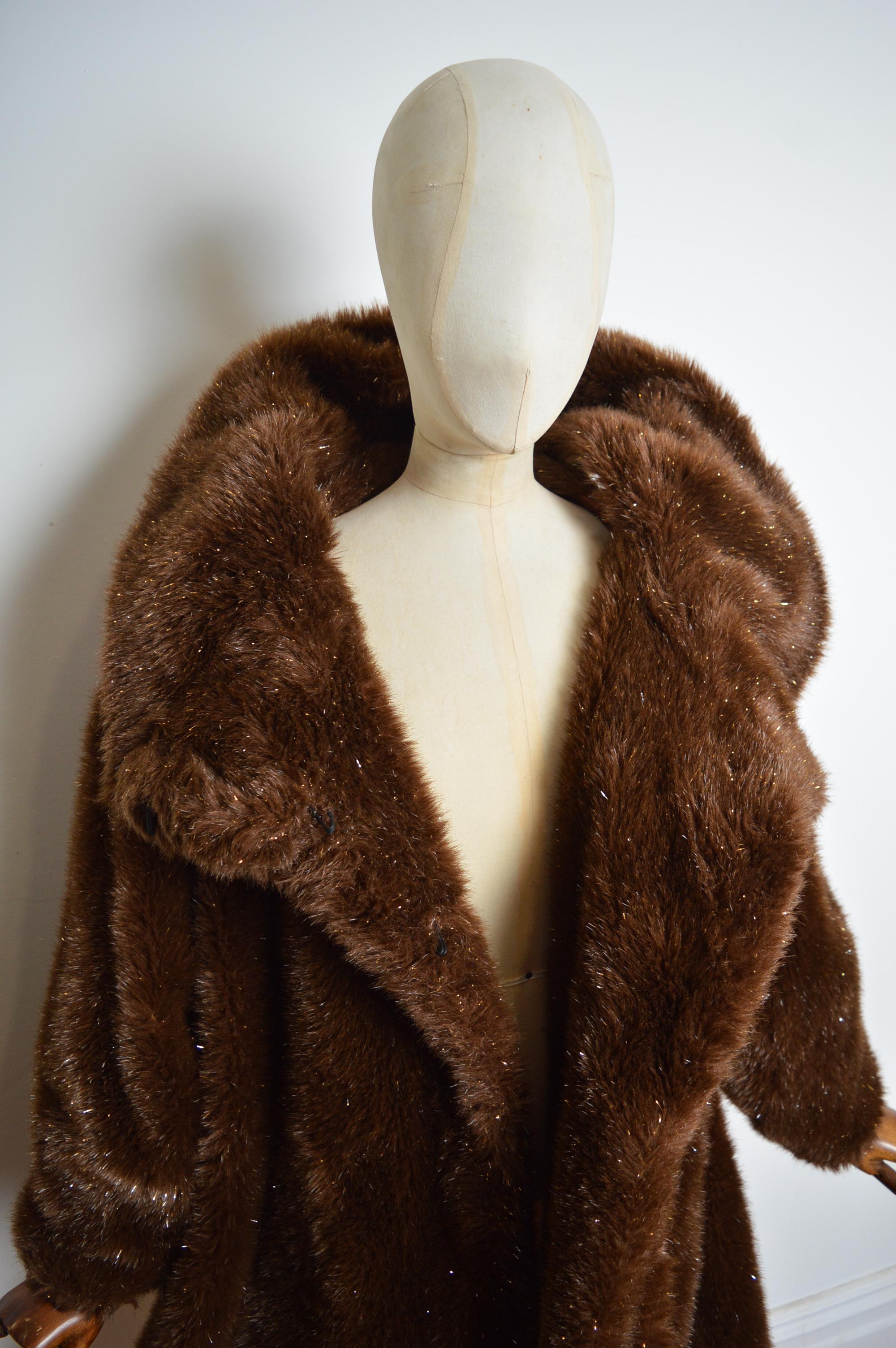 Thierry Mugler Fall 1997 Couture Faux Fur Brown & Gold Sparkly Coat - Jacket In Fair Condition For Sale In Sheffield, GB