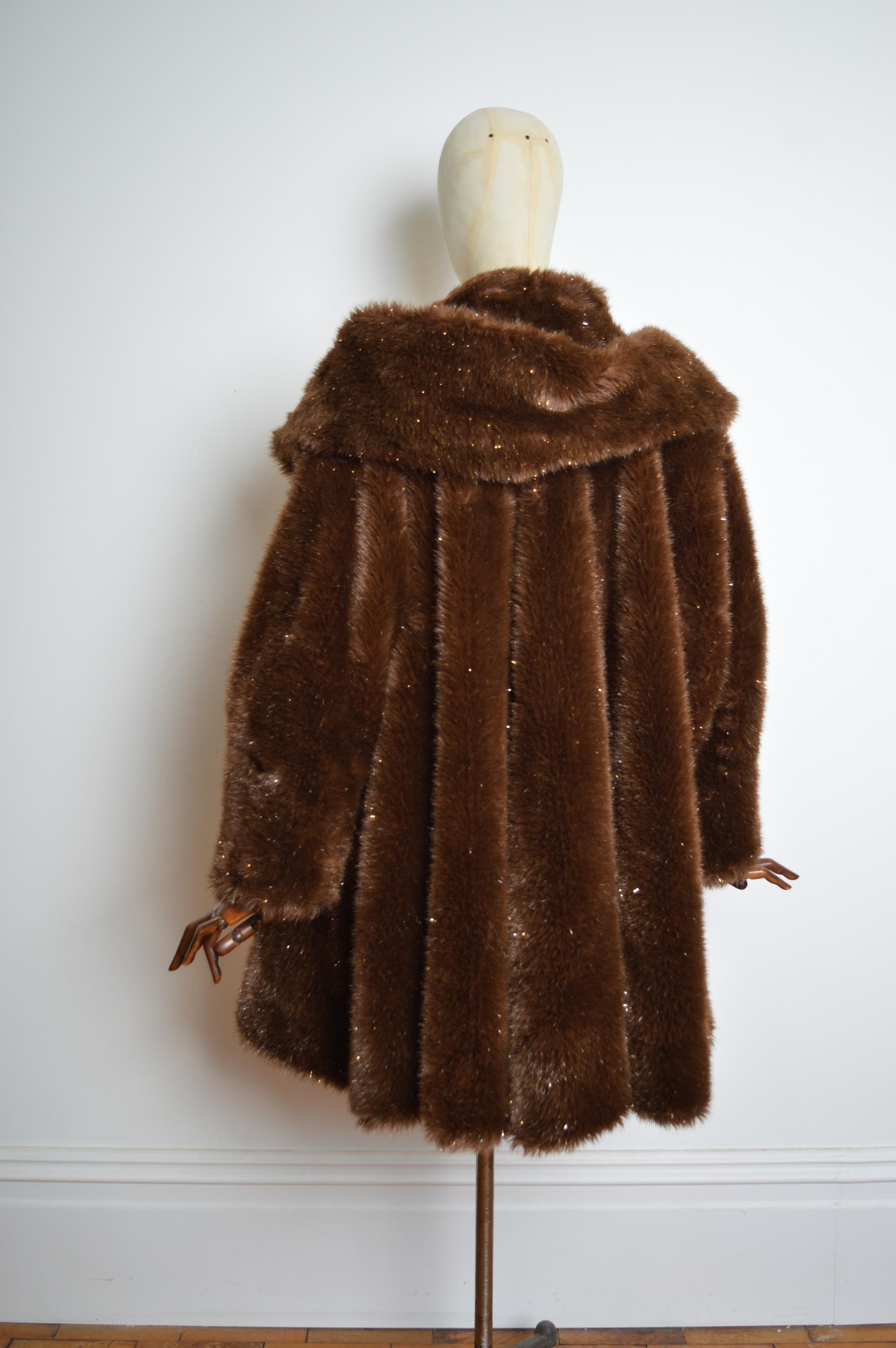 Thierry Mugler Fall 1997 Couture Faux Fur Brown & Gold Sparkly Coat - Jacket For Sale 1