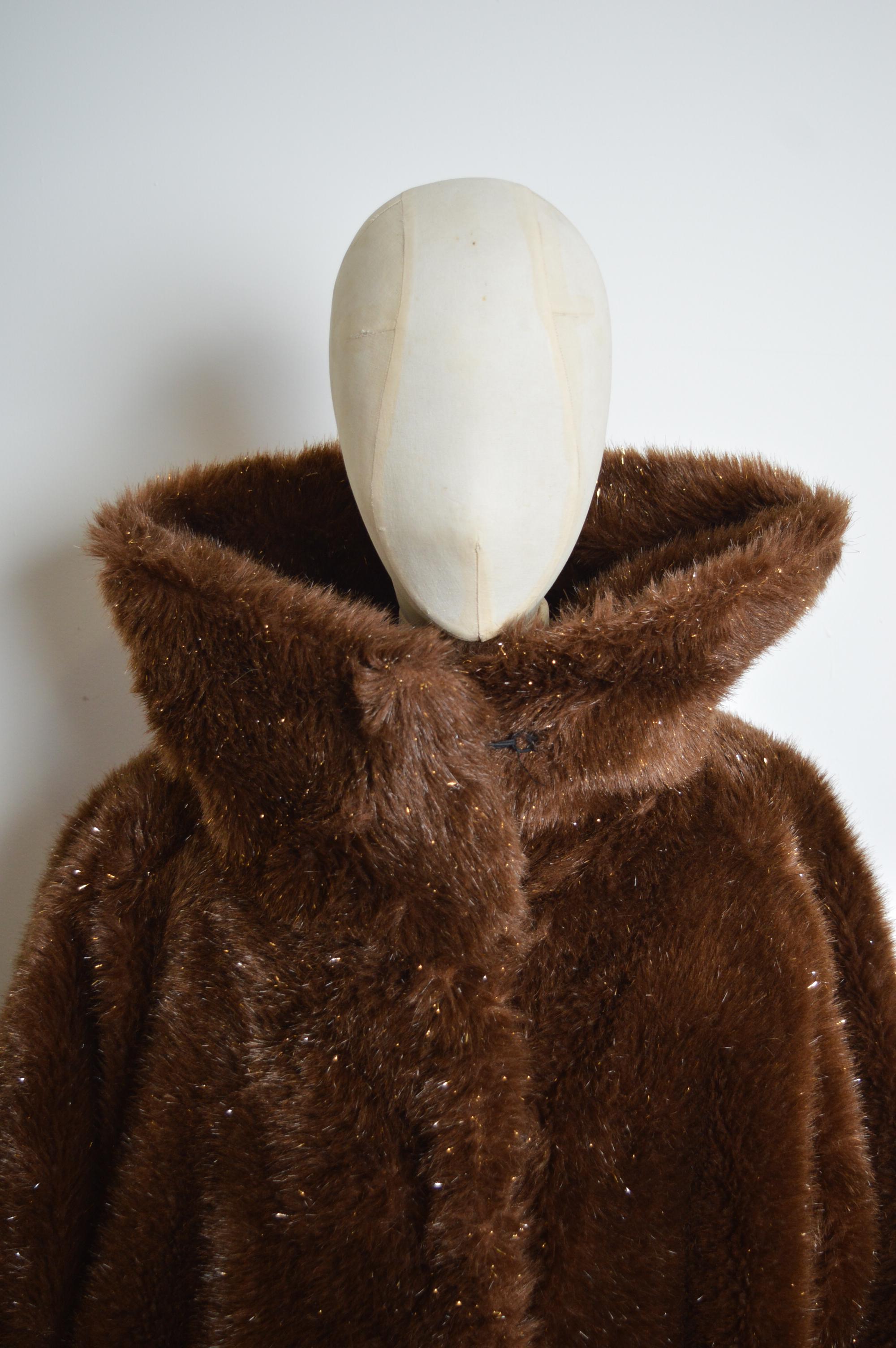 Thierry Mugler Fall 1997 Couture Faux Fur Brown & Gold Sparkly Coat - Jacket For Sale 4