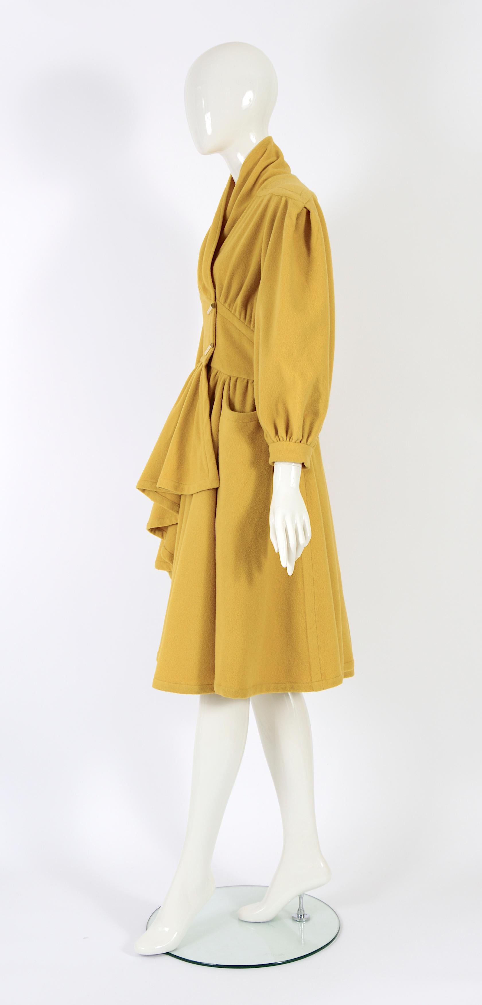 Thierry Mugler F/W 1983 runway collectable mustard yellow wool coat In Good Condition In Antwerpen, Vlaams Gewest