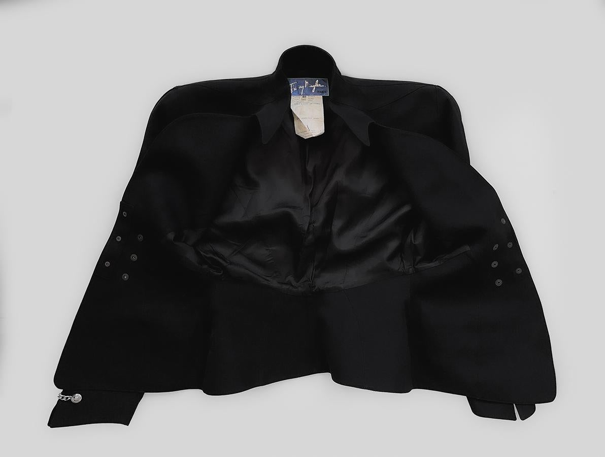 Thierry Mugler FW 1990 Sculptural Dramatic Silhouette Jacket Black Metal Chain  5