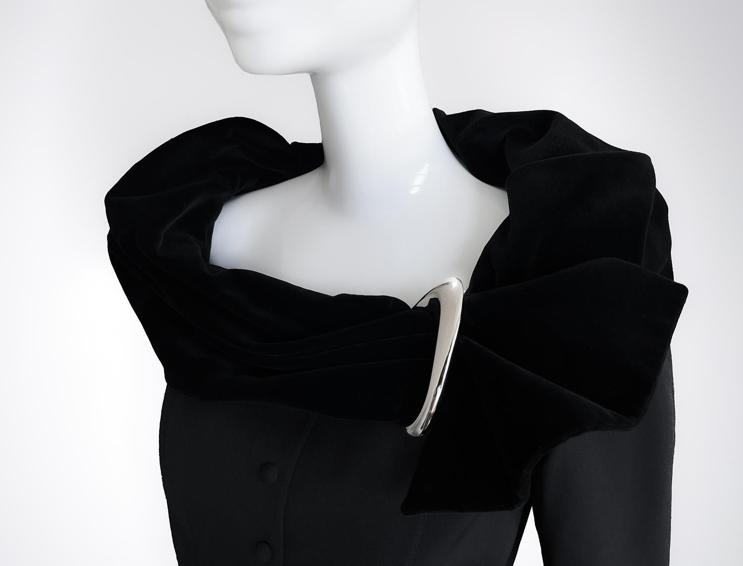 Black Thierry Mugler FW 1992 Stunning Sculptural Ensemble Back Velvet Details
