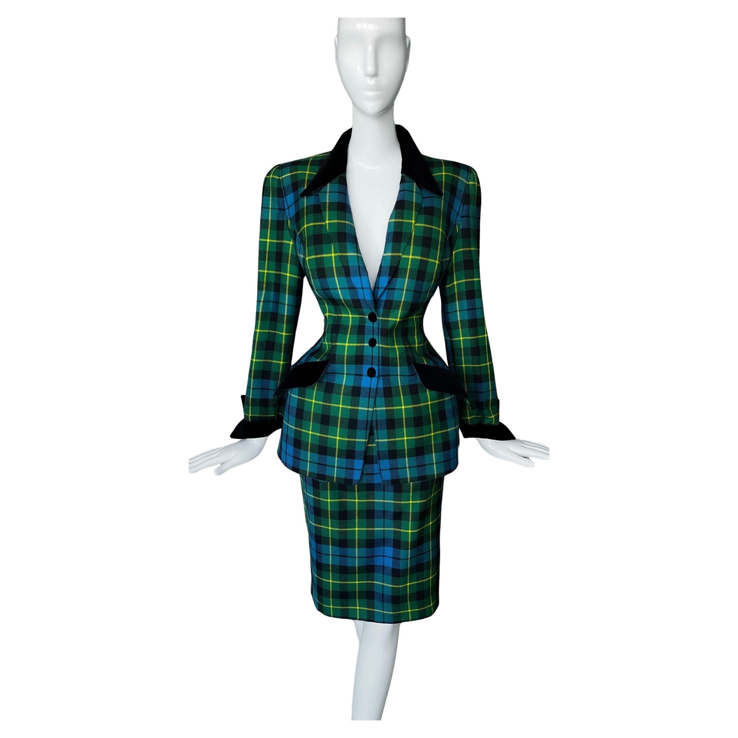 Thierry Mugler FW 1993 Hiver Capitons Jupe écossaise Costume Vert Ensemble en vente