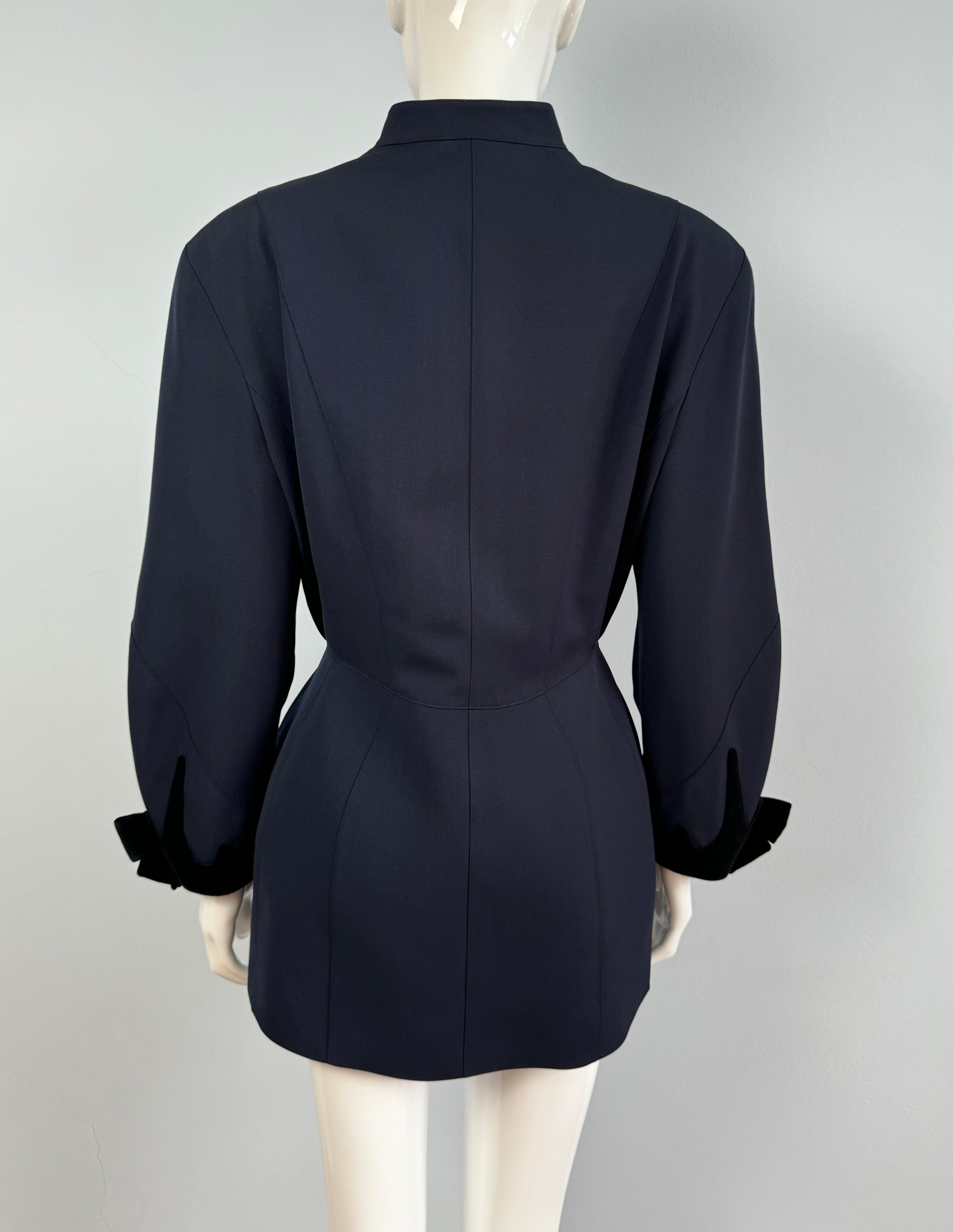 Chaqueta de terciopelo con aplique Thierry Mugler FW 1994 en Excelente estado para la venta en Praha 4, Hlavní město Praha