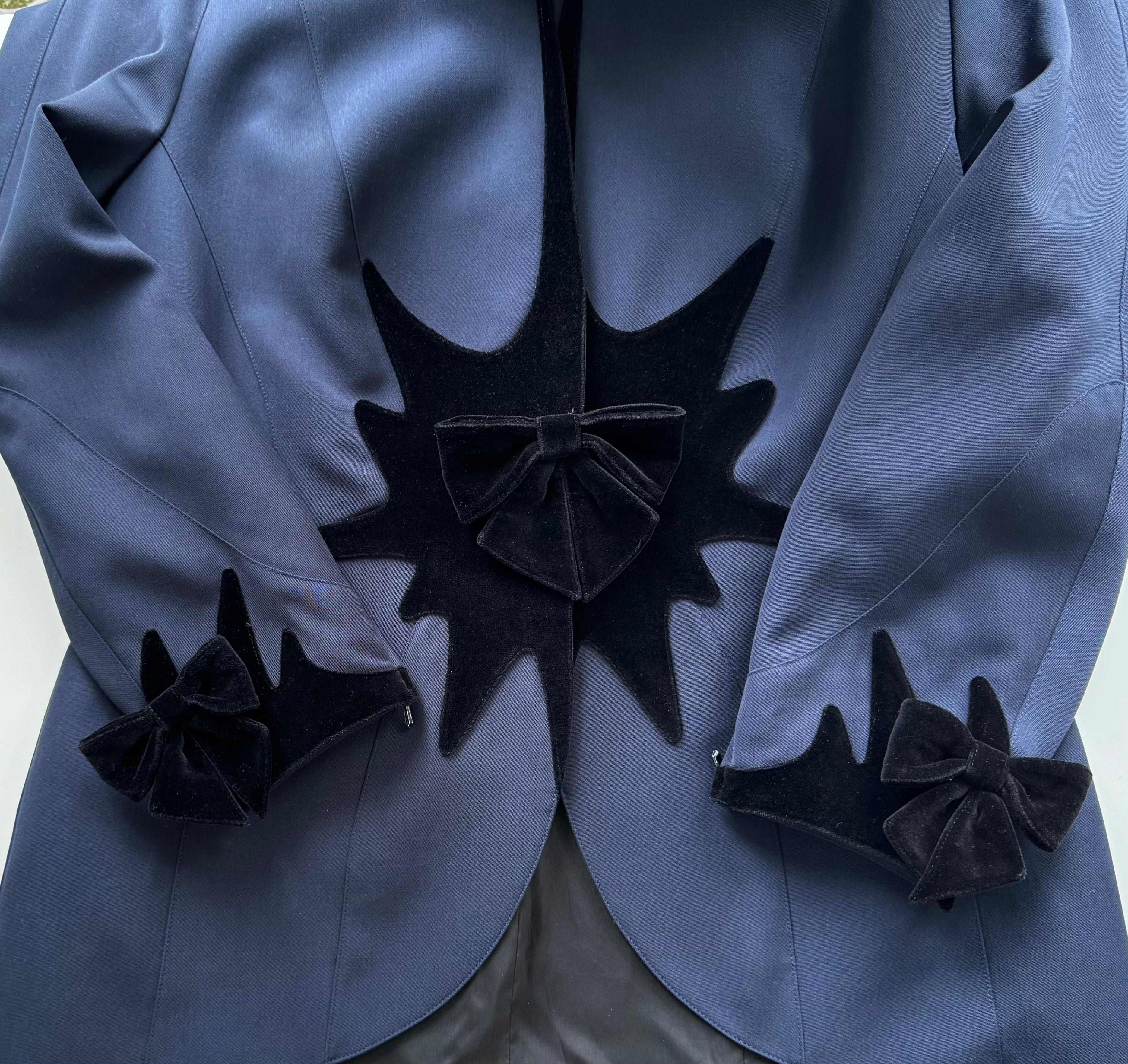 Chaqueta de terciopelo con aplique Thierry Mugler FW 1994 en venta 3