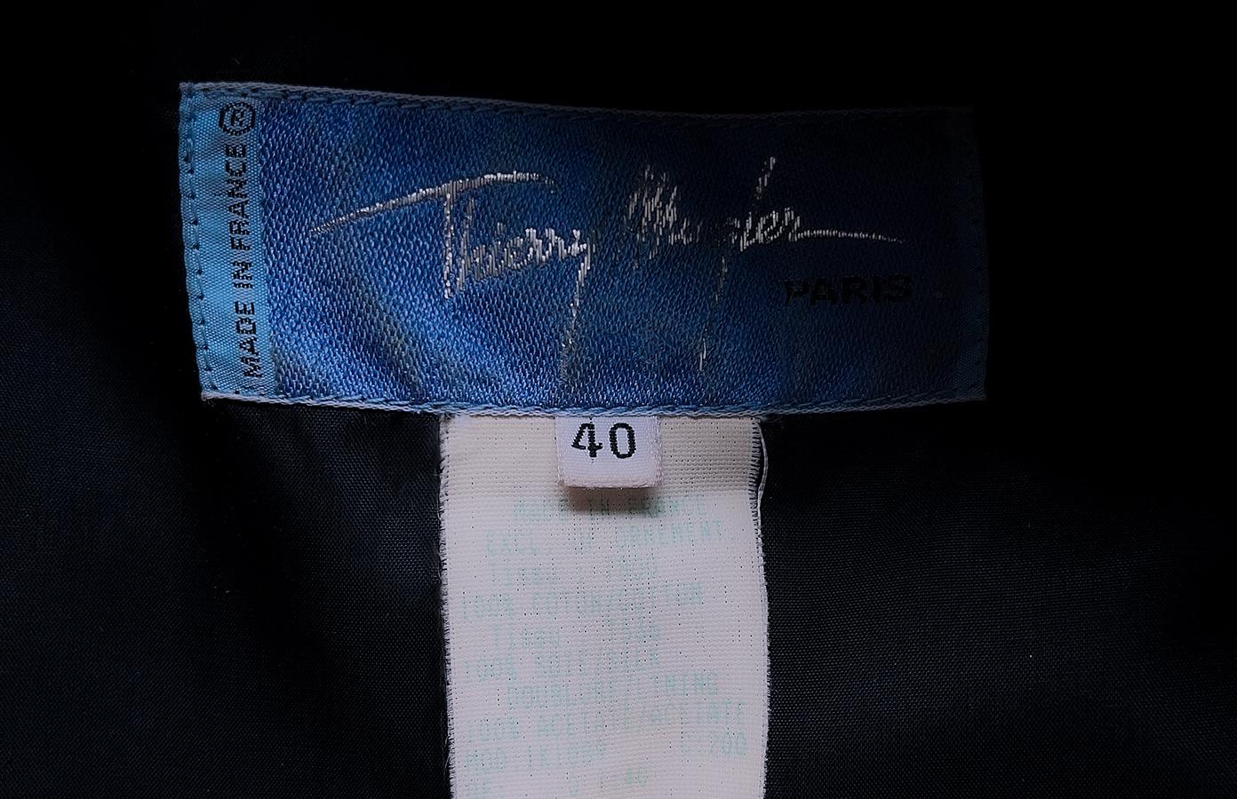 Thierry Mugler FW 1995 Dramatic Runway Silk Jacket Black Velvet For Sale 5