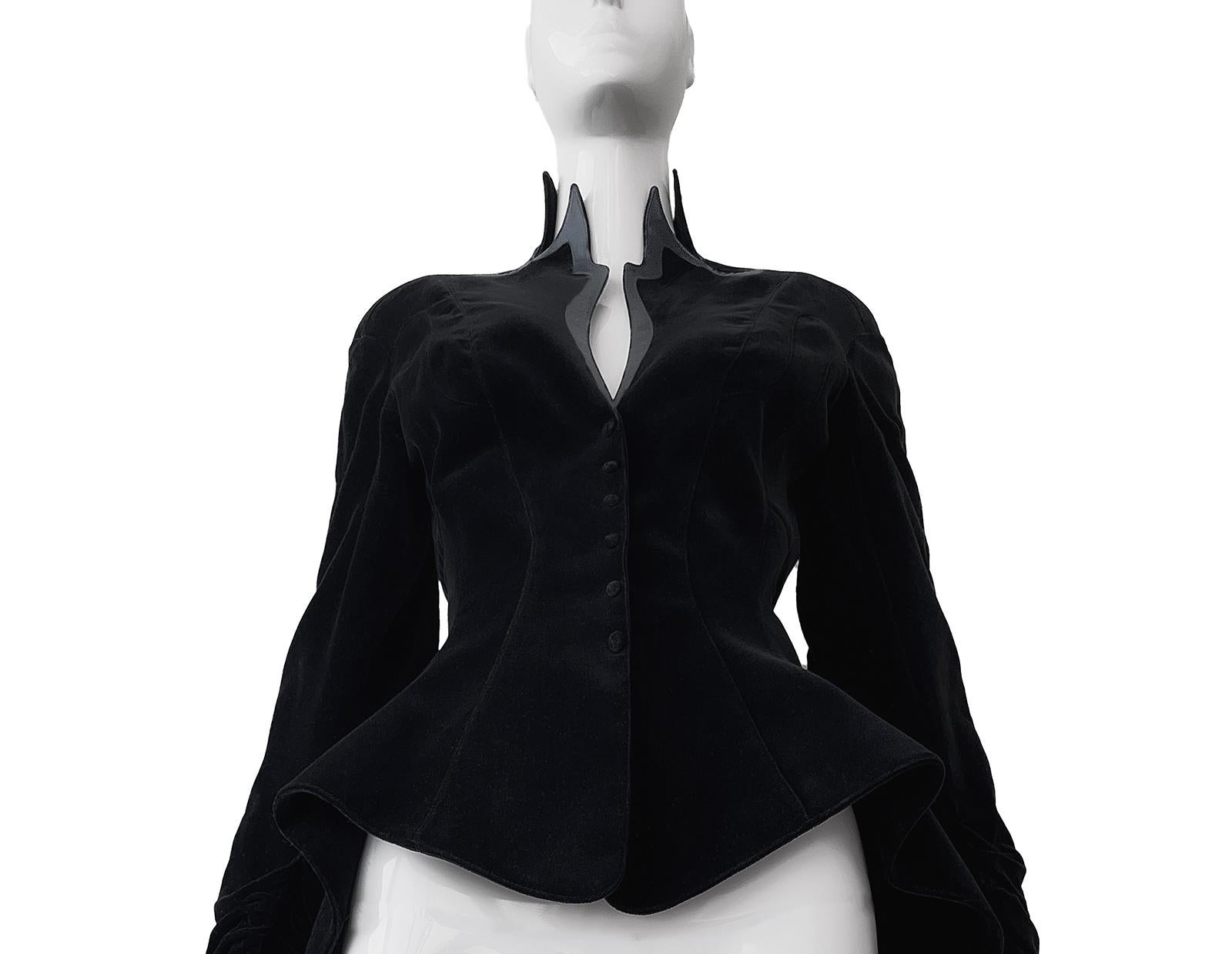 Women's Thierry Mugler FW 1995 Dramatic Runway Silk Jacket Black Velvet For Sale