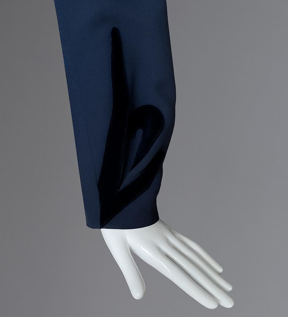 Thierry Mugler FW 1995 Ensemble scultoreo in velluto blu e nero in vendita 2
