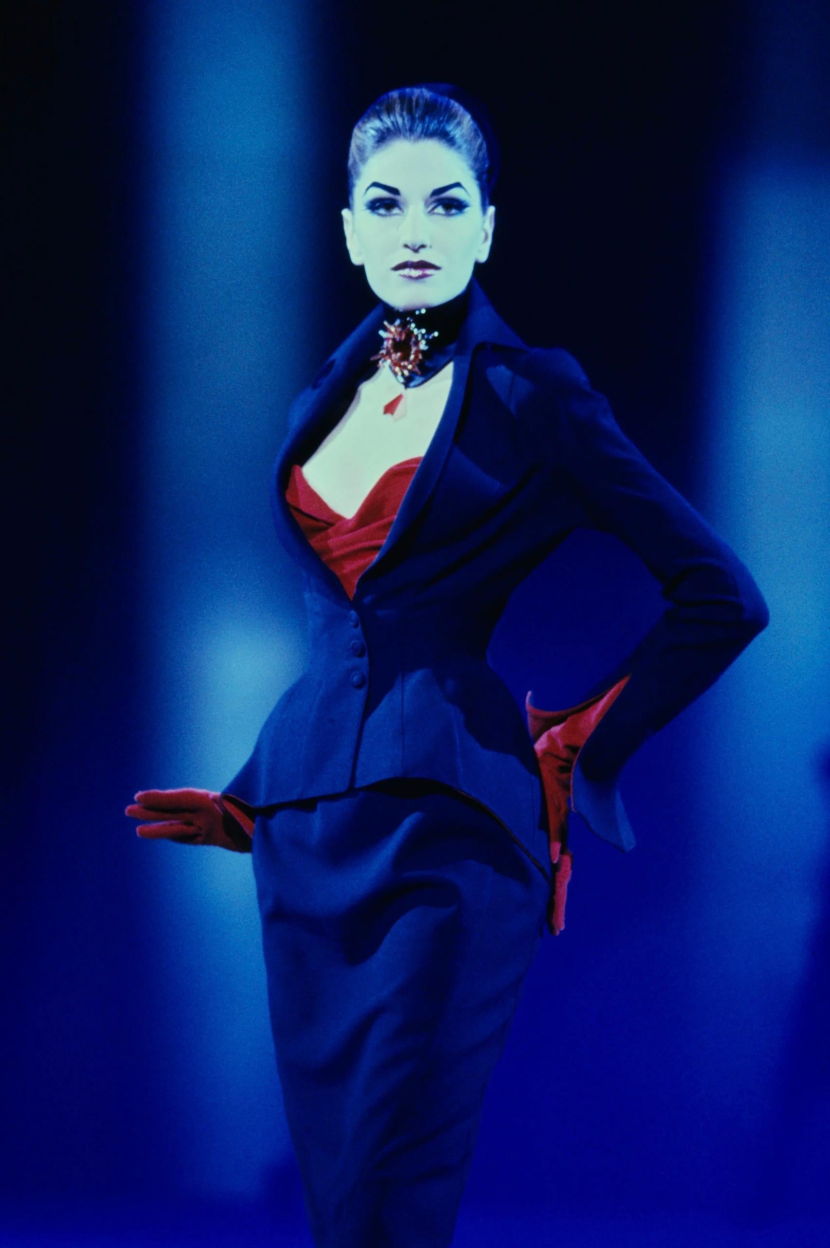 Thierry Mugler FW 1997 Black Jacket with Dramatic Red Velvet Sleeves For Sale 3