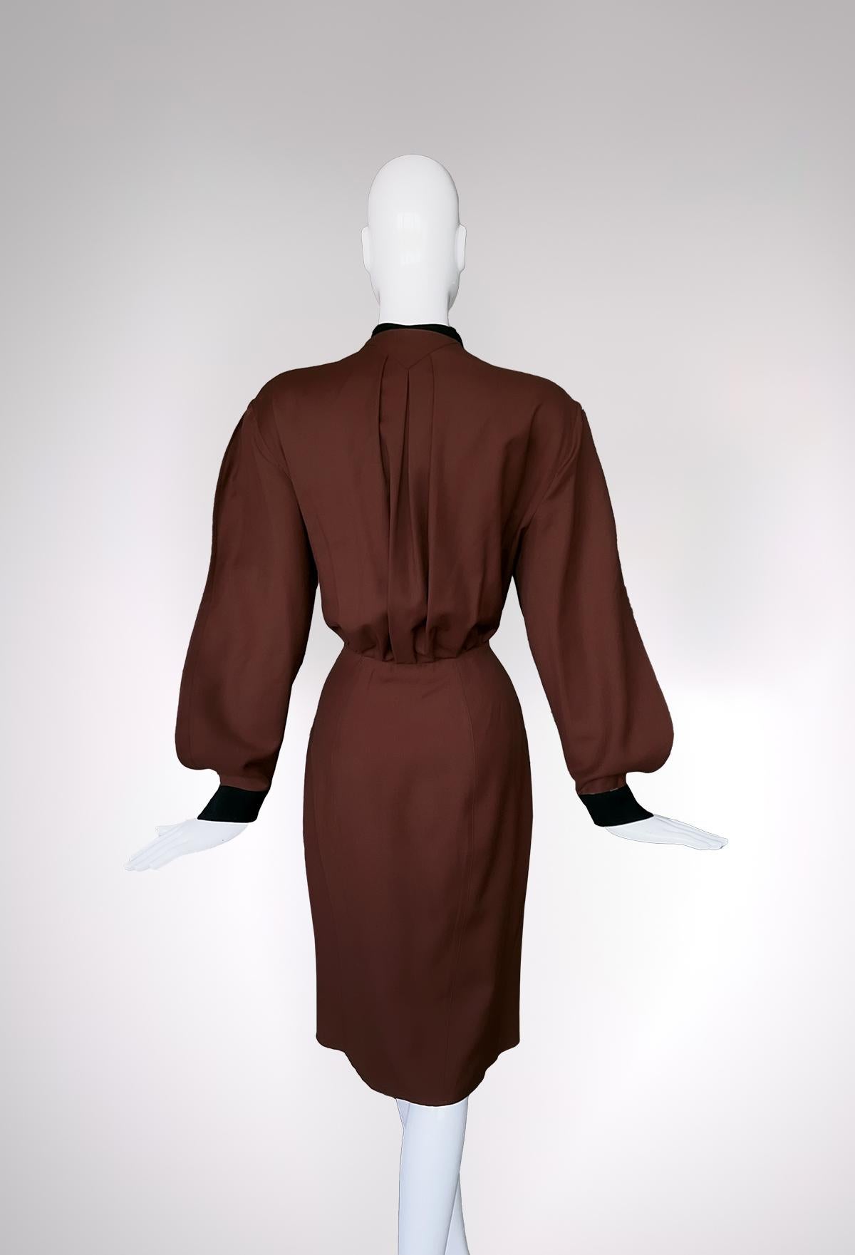 Thierry Mugler H/W 1987 Archivalisches dramatisches Kleid aus Wolle  im Angebot 9