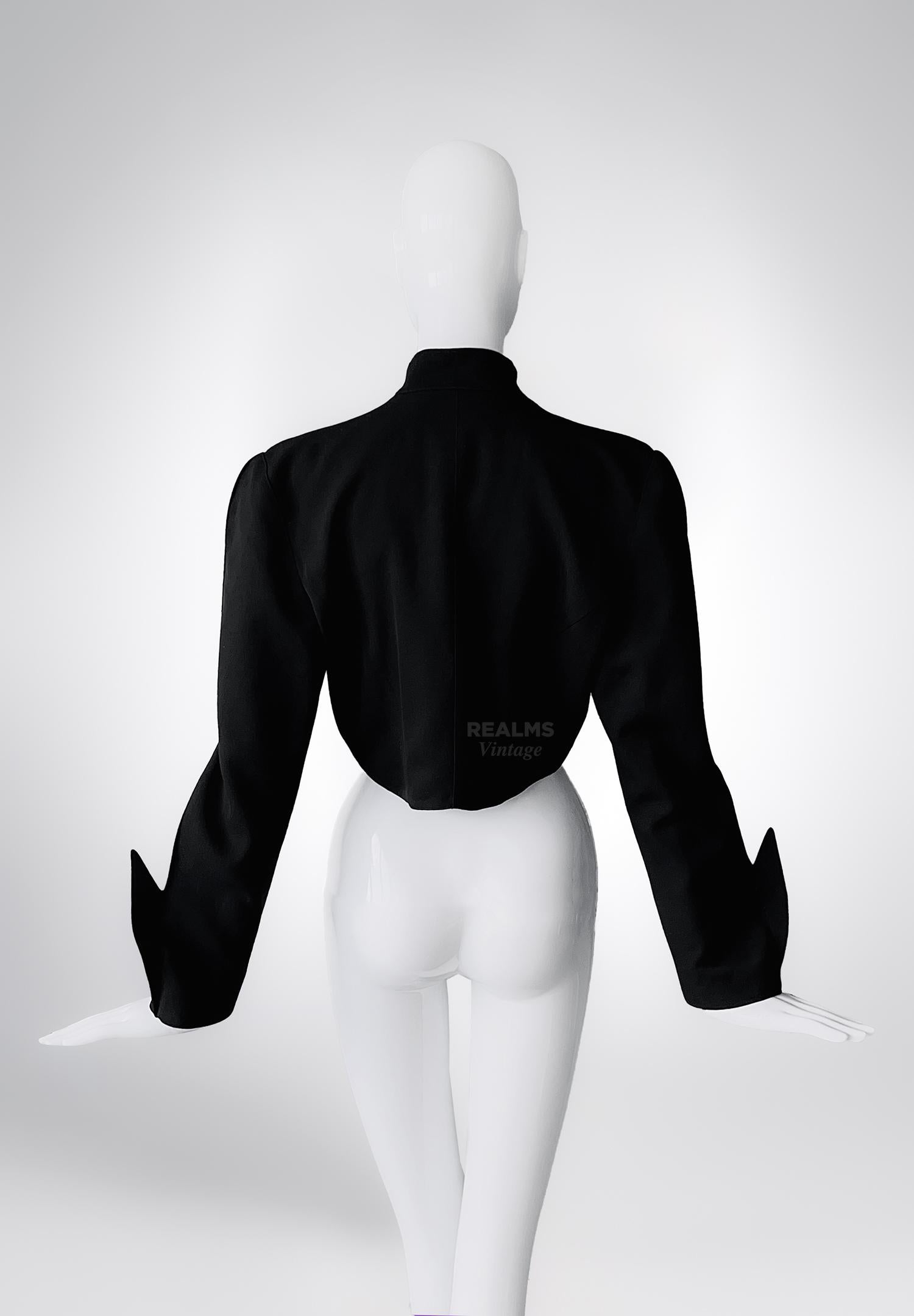 Thierry Mugler FW1988/89 Rare Black Cropped Jacket Shark Fin In Excellent Condition For Sale In Berlin, BE