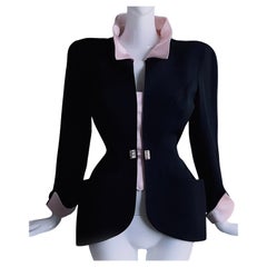Thierry Mugler Splendida Giacca Nera Drama Colletto Gioiello Perla FW1996