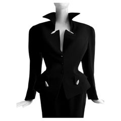 Thierry Mugler Hiver Buick Collection FW 1989 Giacca nera con proiettile drammatico