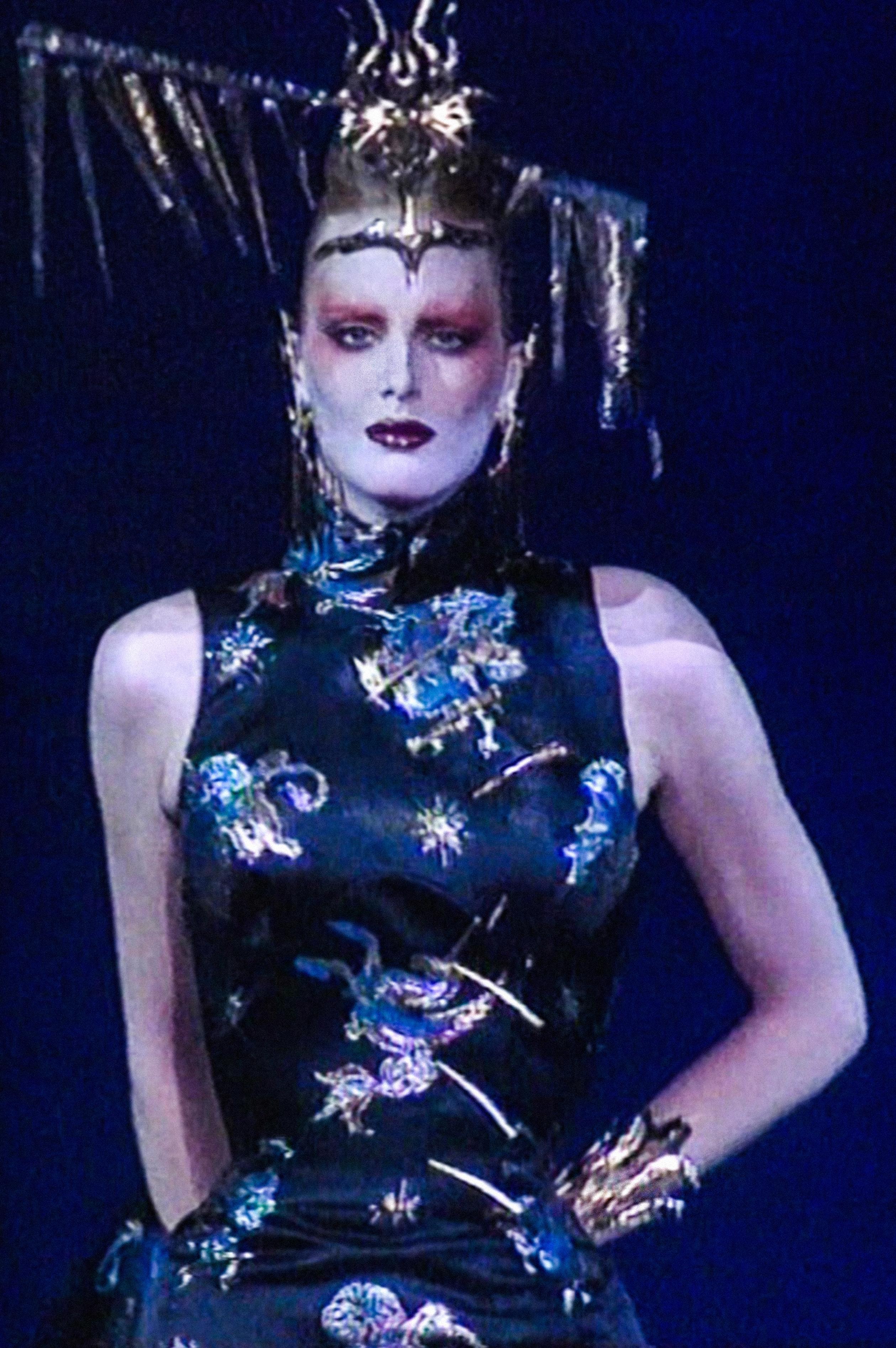 Thierry Mugler Holy Grail FW 1997 Rare Silk Suit Gold Jacket Skirt For Sale 4