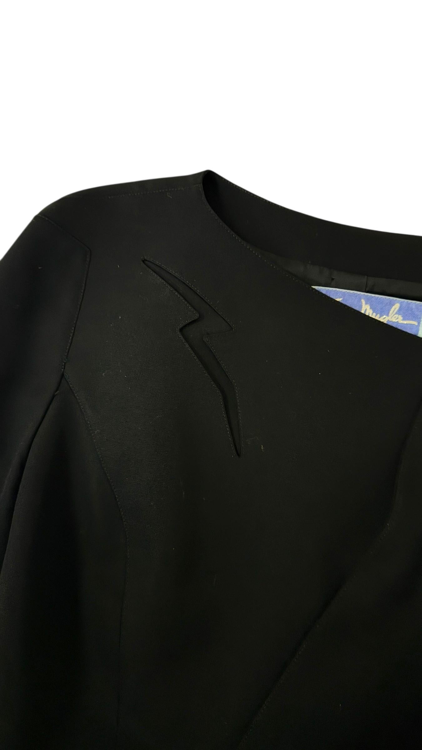 Thierry Mugler Iconic Sculptural Black Blazer with Lightning Cut Front in vendita 7