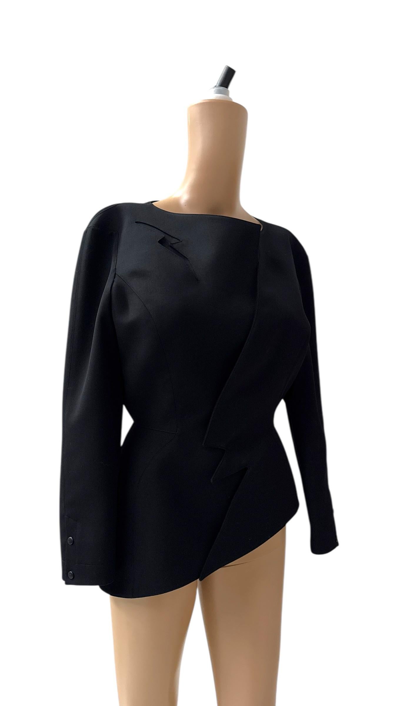 Thierry Mugler Iconic Sculptural Black Blazer with Lightning Cut Front In condizioni ottime in vendita a Milano, IT