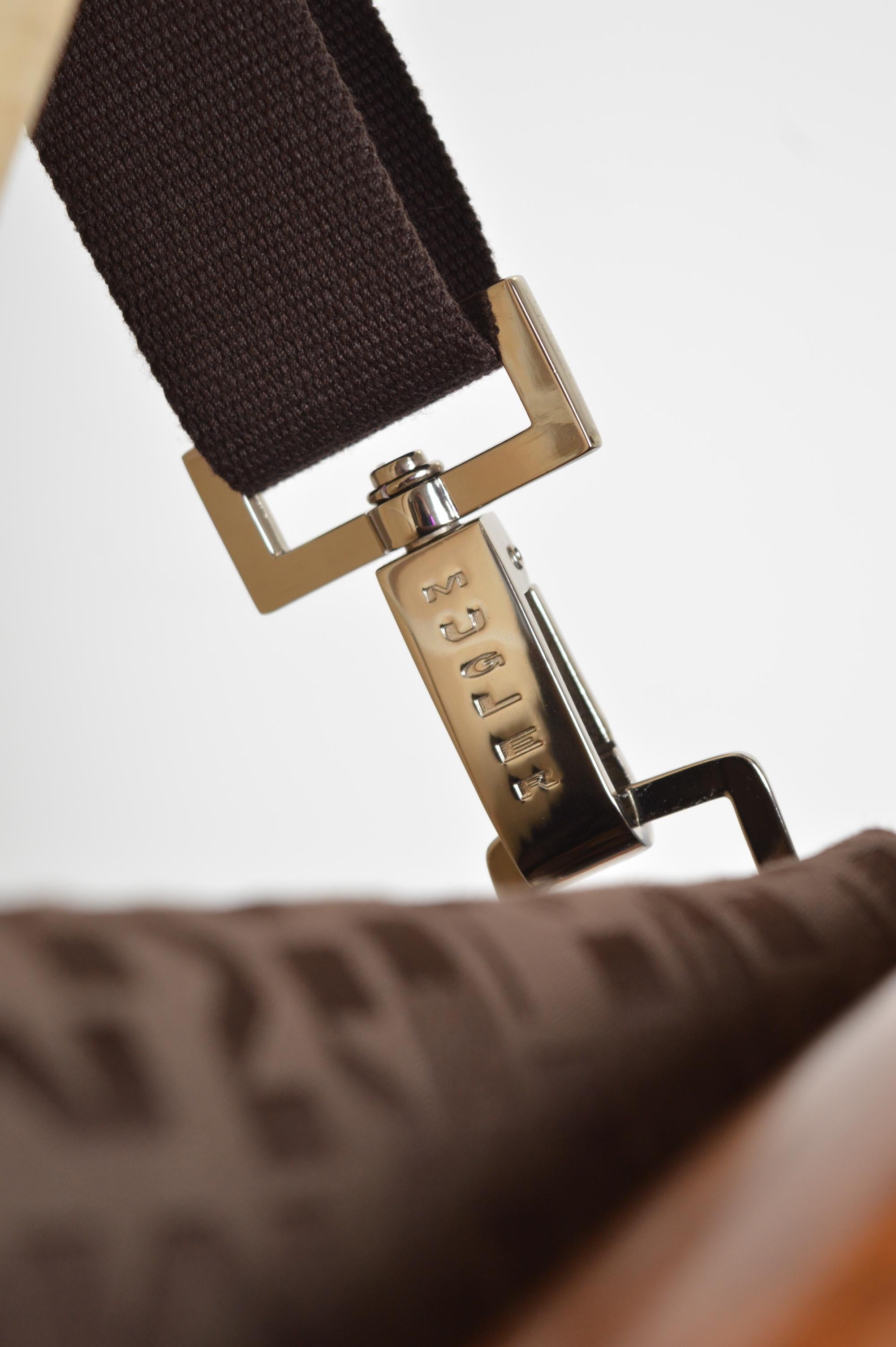 Thierry Mugler Large sacoche en jacquard marron chocolat - ordinateur portable en vente 10