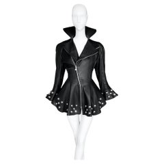 Thierry Mugler - Giacca in pelle con borchie scultoree in metallo argentato