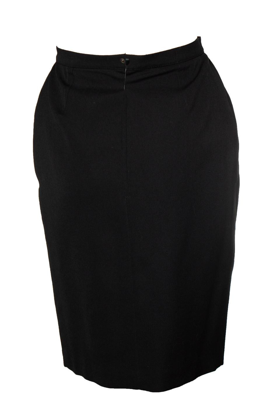 Thierry Mugler, mini skirt with sheer details. The item is in very good condition.

CONDITION: very good condition

SIZE: FR36 - XS

MEASUREMENTS: length 55 cm, waist 31 cm

MATERIAL: 100% polyamide

CARE: dry cleaning

COLOR: black