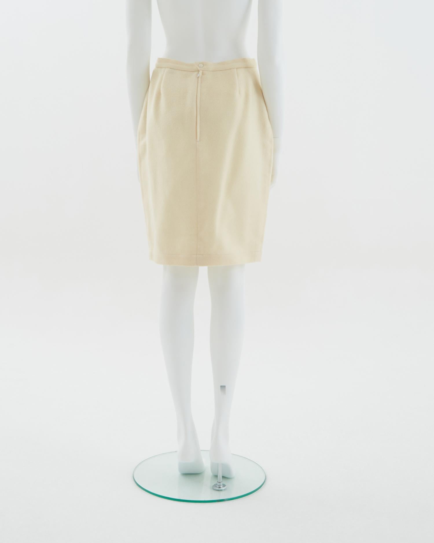 Thierry Mugler off-white mohair fringe scarf collar jacket and skirt suit, 1990s For Sale 2
