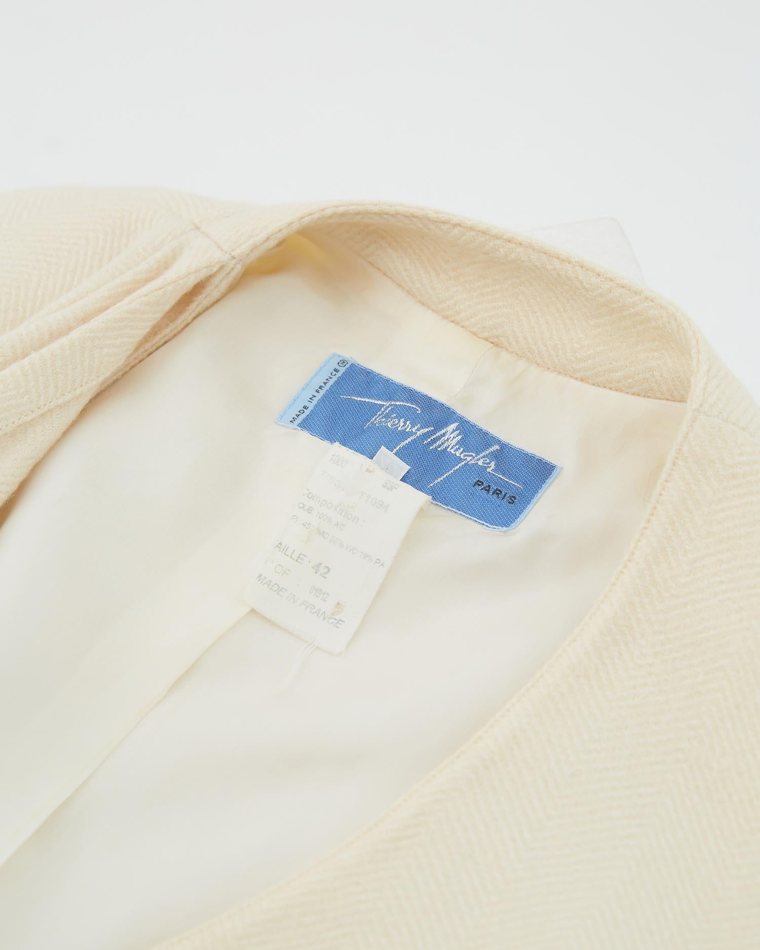 Thierry Mugler Off-White Mohair Fransen Schal Kragen Jacke und Rock Anzug, 1990er Jahre im Angebot 3