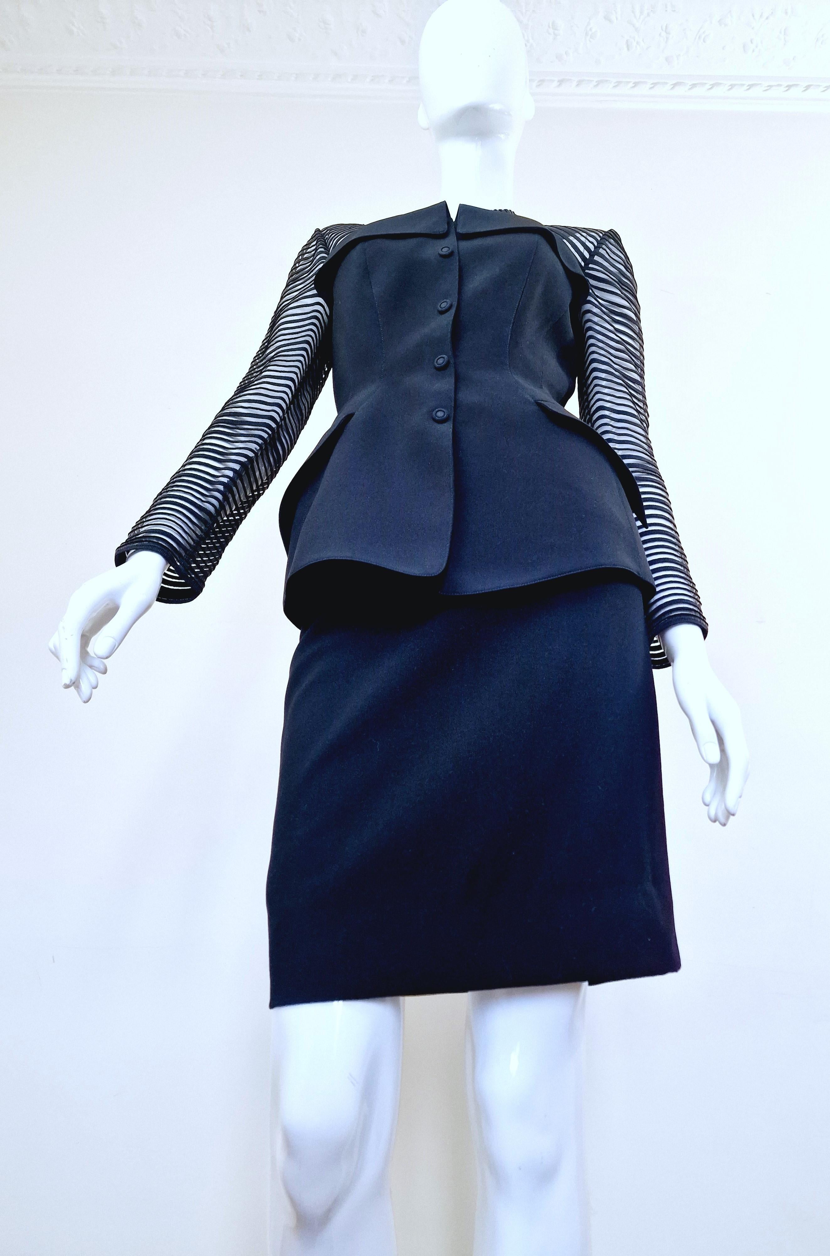  Thierry Mugler Panel Shadow A/W 1995 Couture Cirque d'Hiver XS Dress Suit  In Excellent Condition For Sale In PARIS, FR