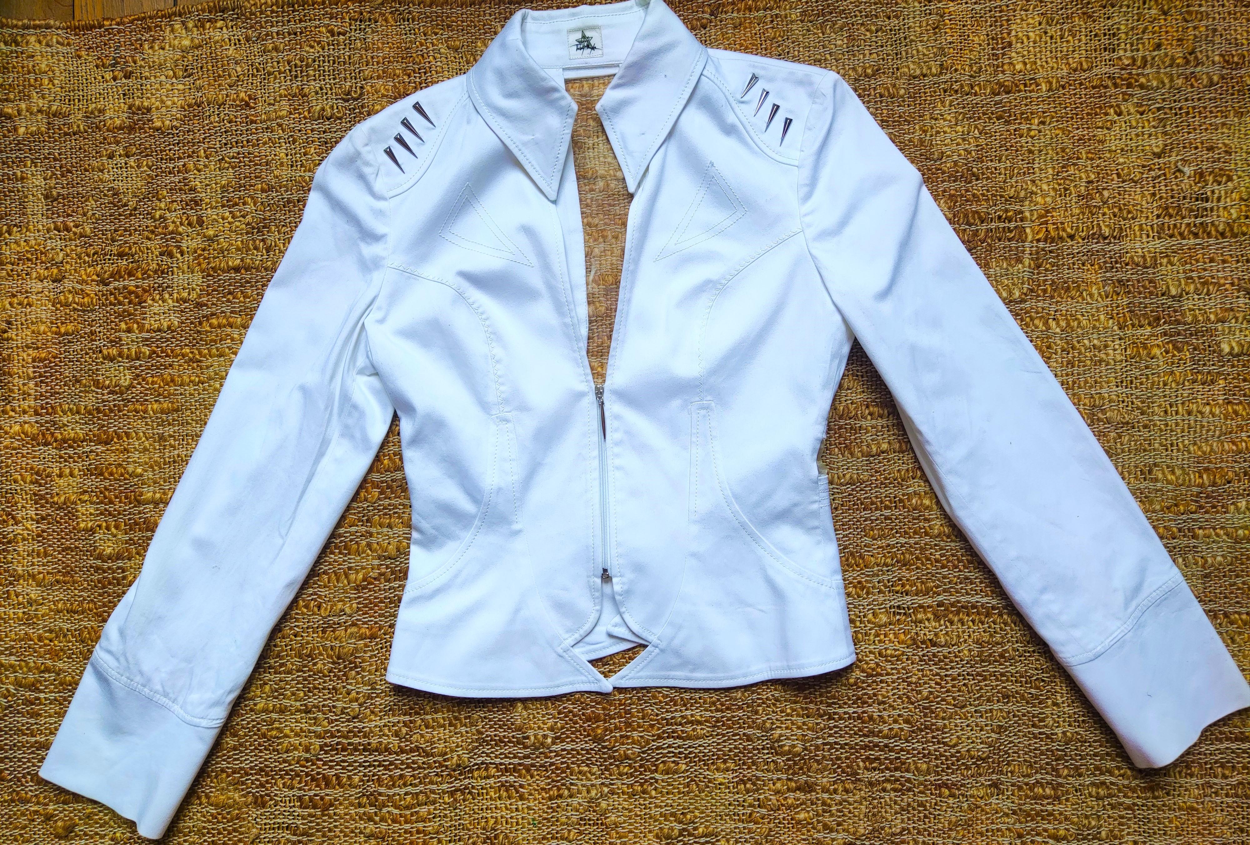 Beautiful panel transparent jacket by Thierry Mugler!
With metal rivets.
Wasp Waist.

LIKE NEW! condition.

SIZE
Medium.
Marked size: IT42 / FR38/ G36/ GB12 / USA8.
Length: 55 cm / 21.6 inch
Bust: 43 cm / 16.9 inch
Waist: 36 cm / 14.2 inch
Shoulder