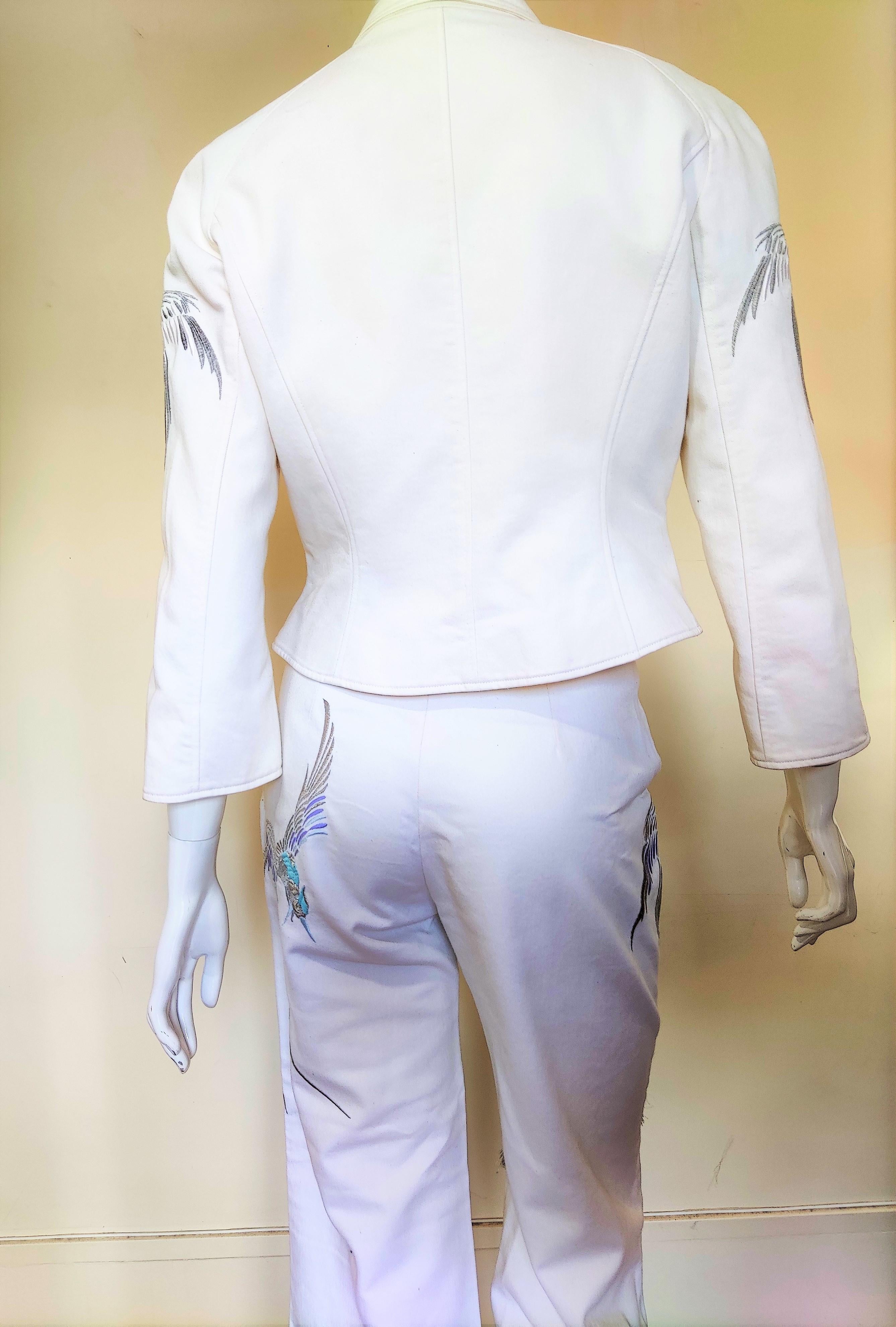 Thierry Mugler - Ensemble veste et pantalon couture blanc paon avec imprimé en vente 4