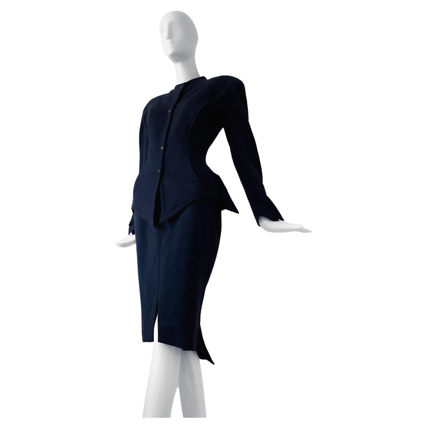 Thierry Mugler Rare Dramatic Suit Skirtsuit Silhouette Wool Blazer Skirt 80s en vente