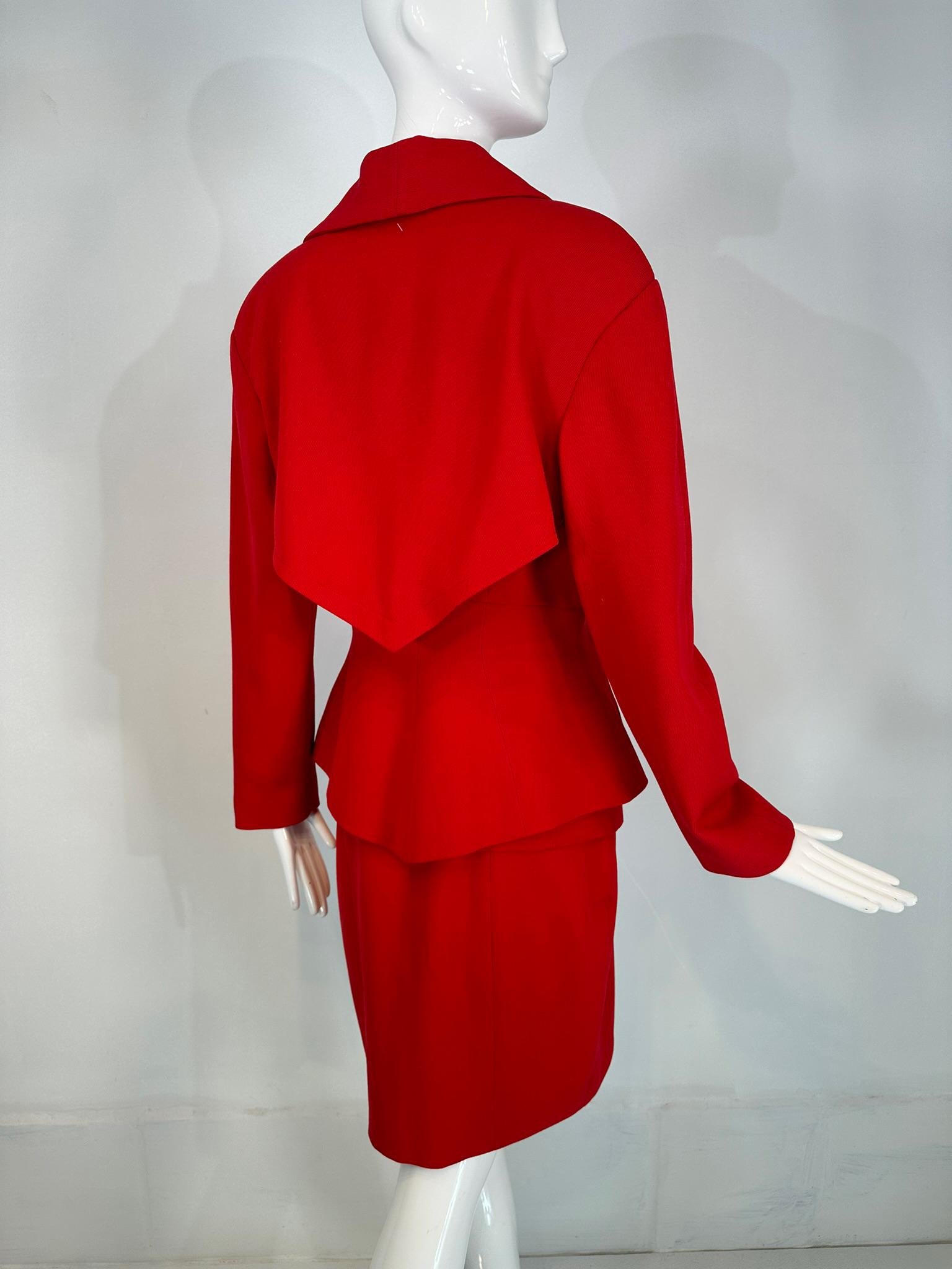 Set giacca e gonna Thierry Mugler in lana rossa con ampio bavero e vita a scatto A. Silver in vendita 1