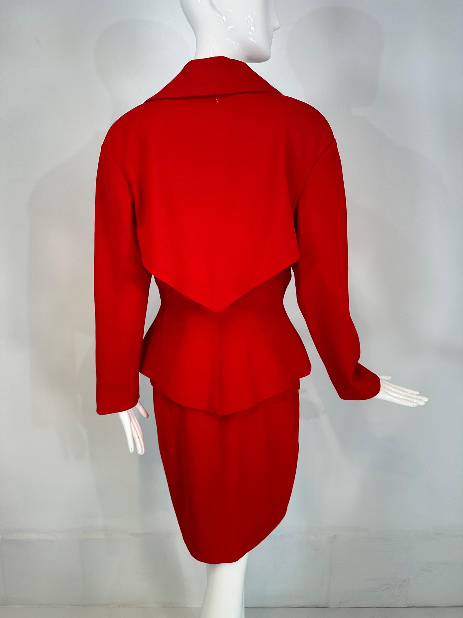 Set giacca e gonna Thierry Mugler in lana rossa con ampio bavero e vita a scatto A. Silver in vendita 2