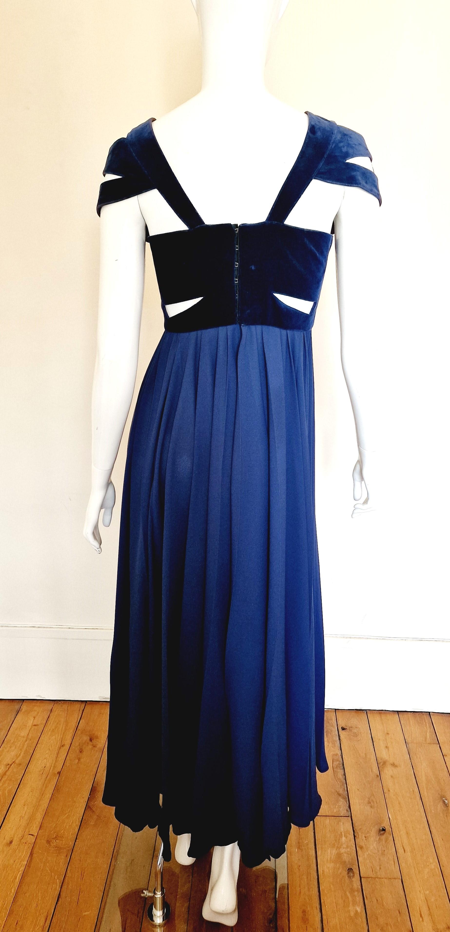 Thierry Mugler Runway 1992 S/S Cut-Out Demi Moore Blue Evening Maxi Dress Gown For Sale 3