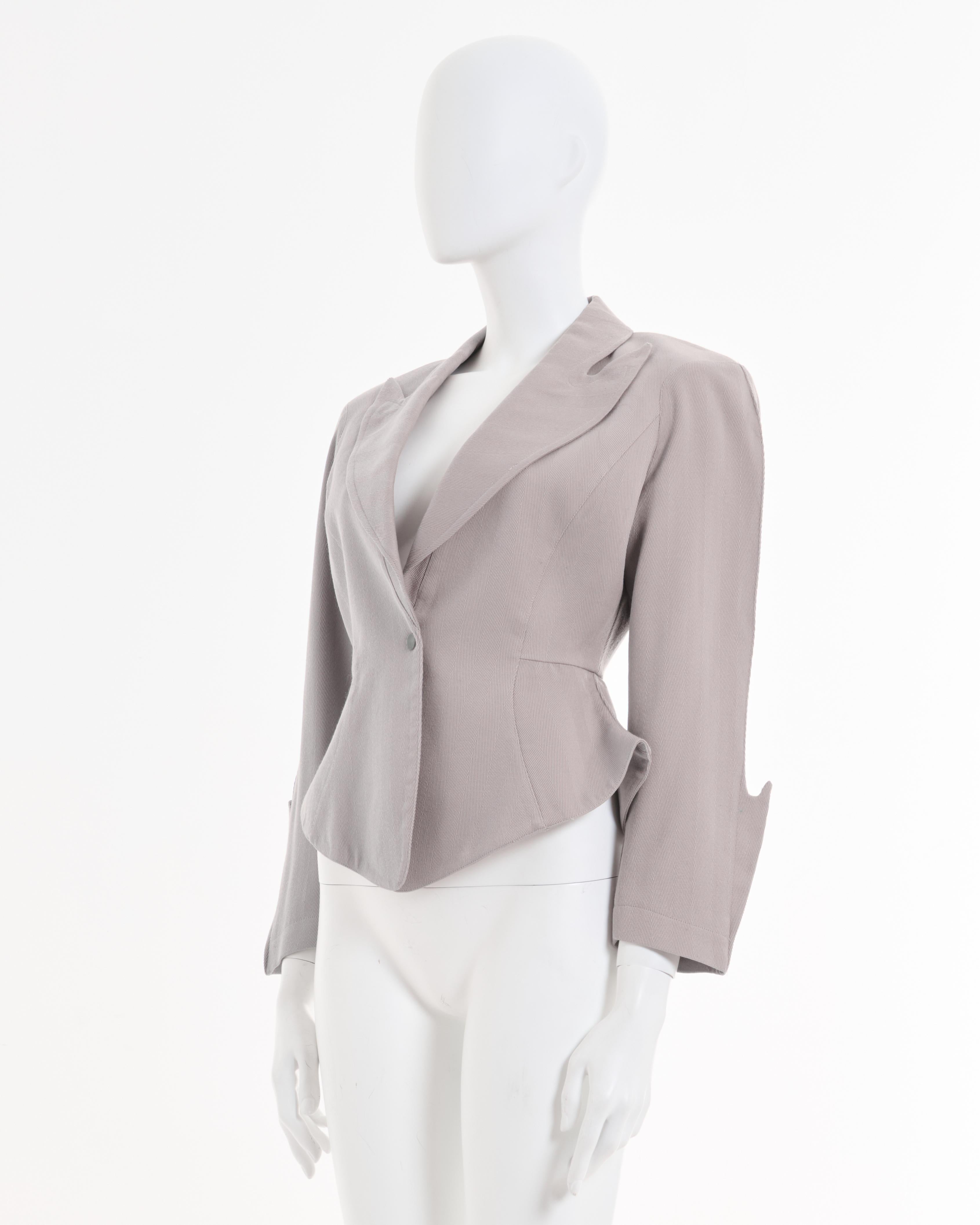 Thierry Mugler S/S 1989 'Les Atlantes' Beige shaped sculptural blazer jacket In Good Condition For Sale In Milano, IT