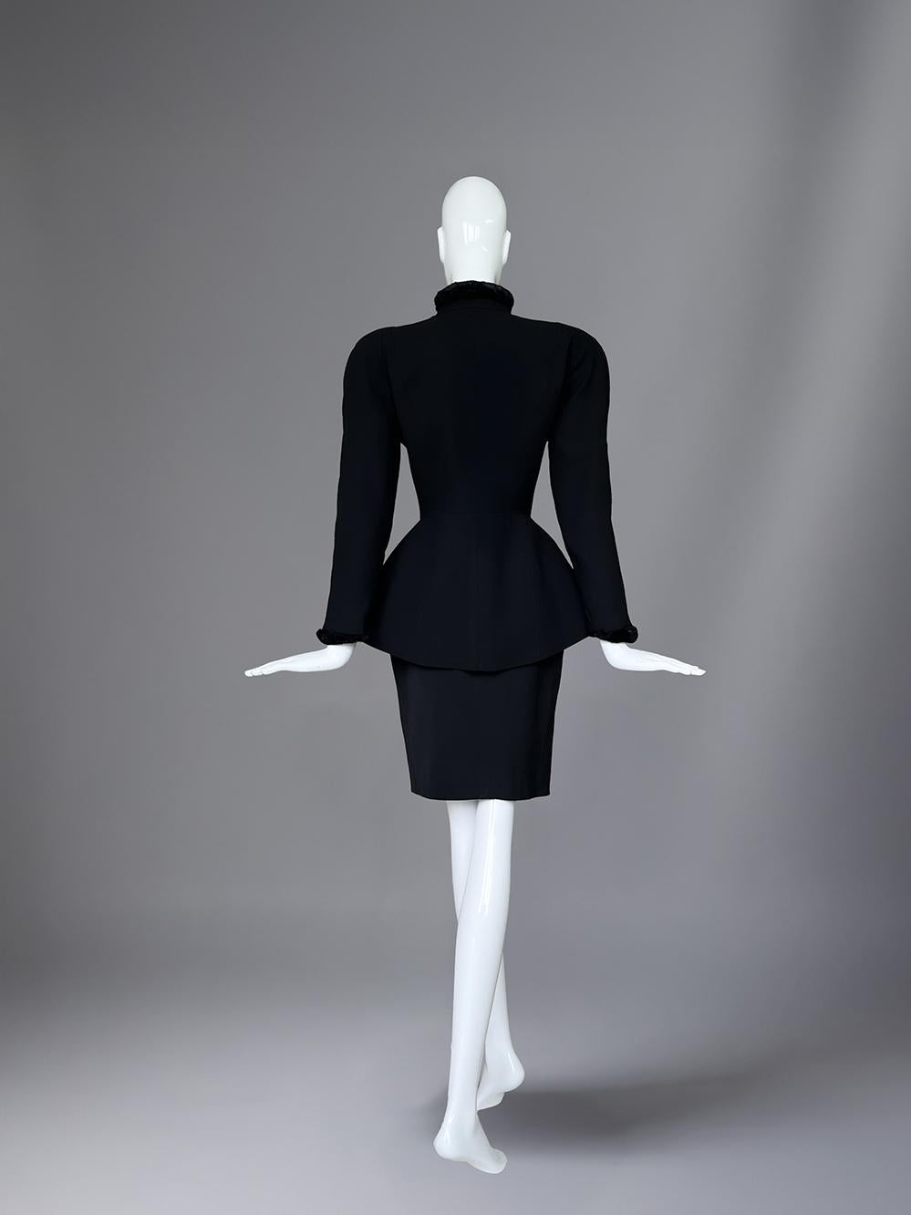 Ensemble sculptural Thierry Mugler Détails en métal pointu en vente 4