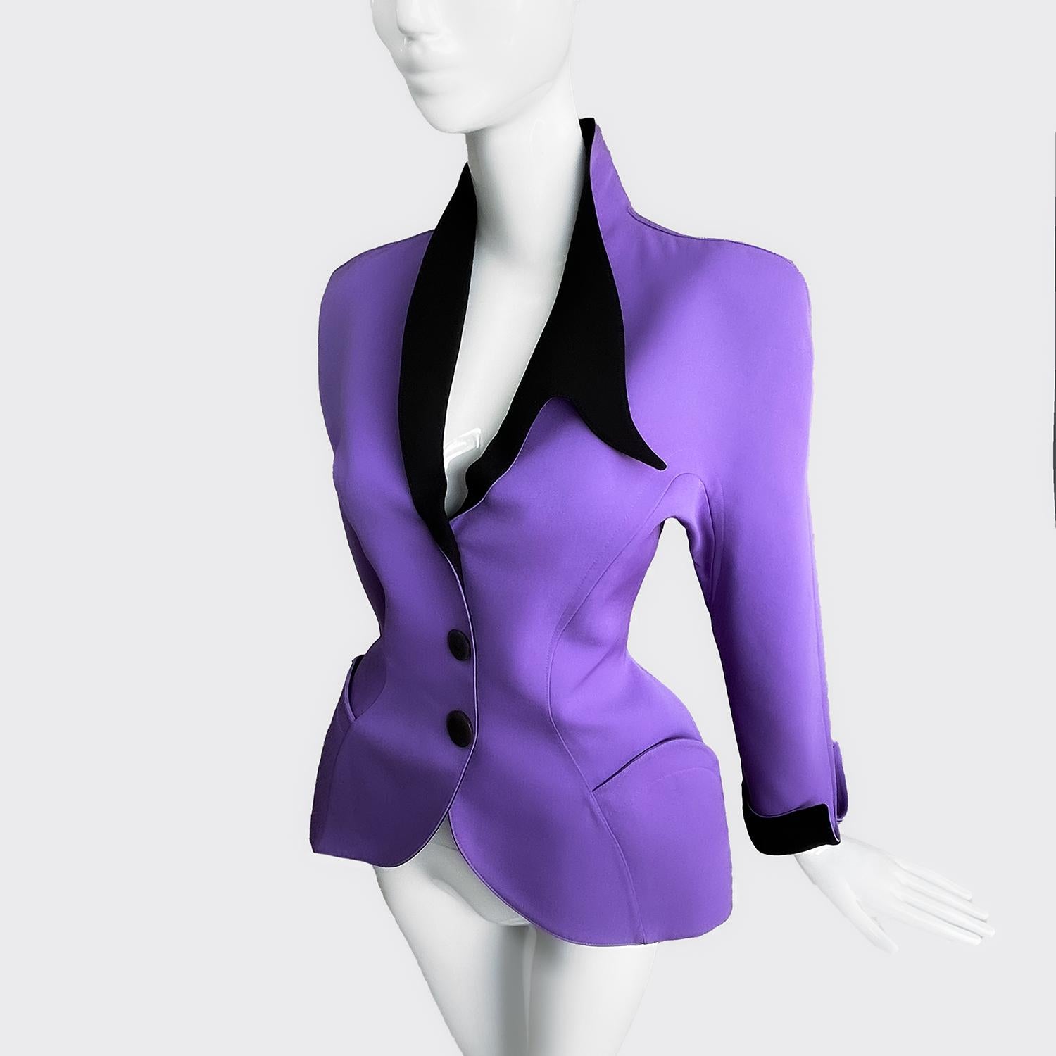 Veste sculpturale d'archives Thierry Mugler FW1989  Iman violet / violet  Pour femmes en vente