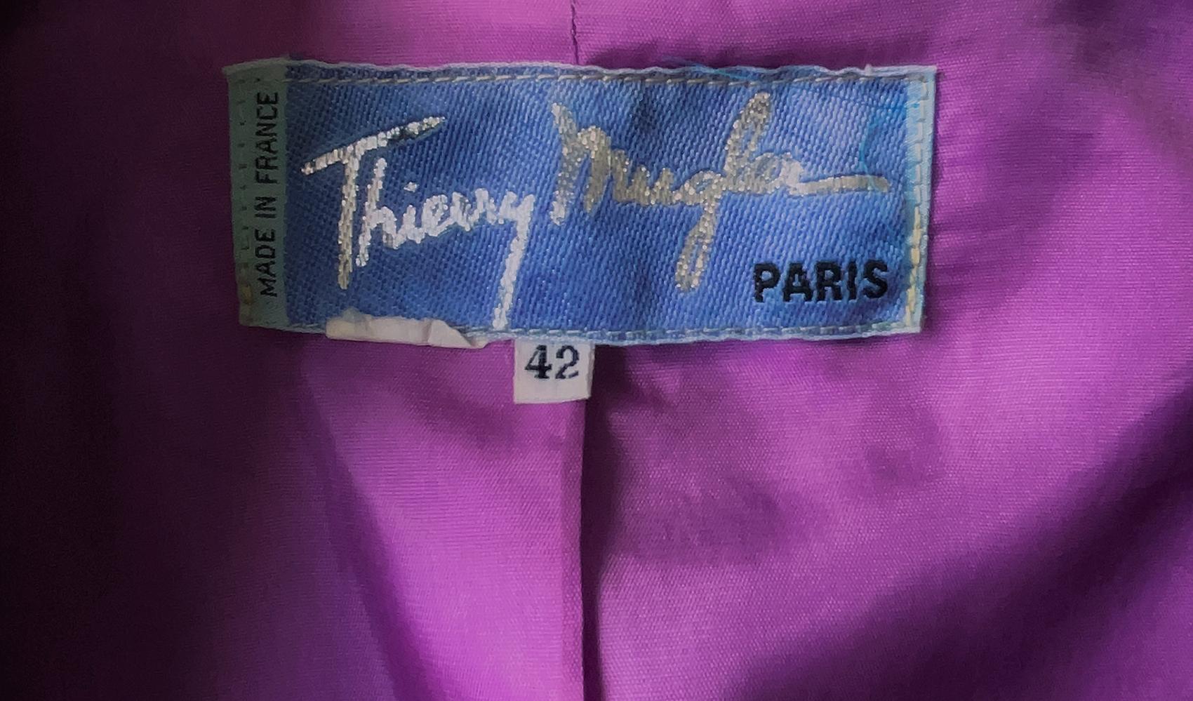 Veste sculpturale d'archives Thierry Mugler FW1989  Iman violet / violet  en vente 3