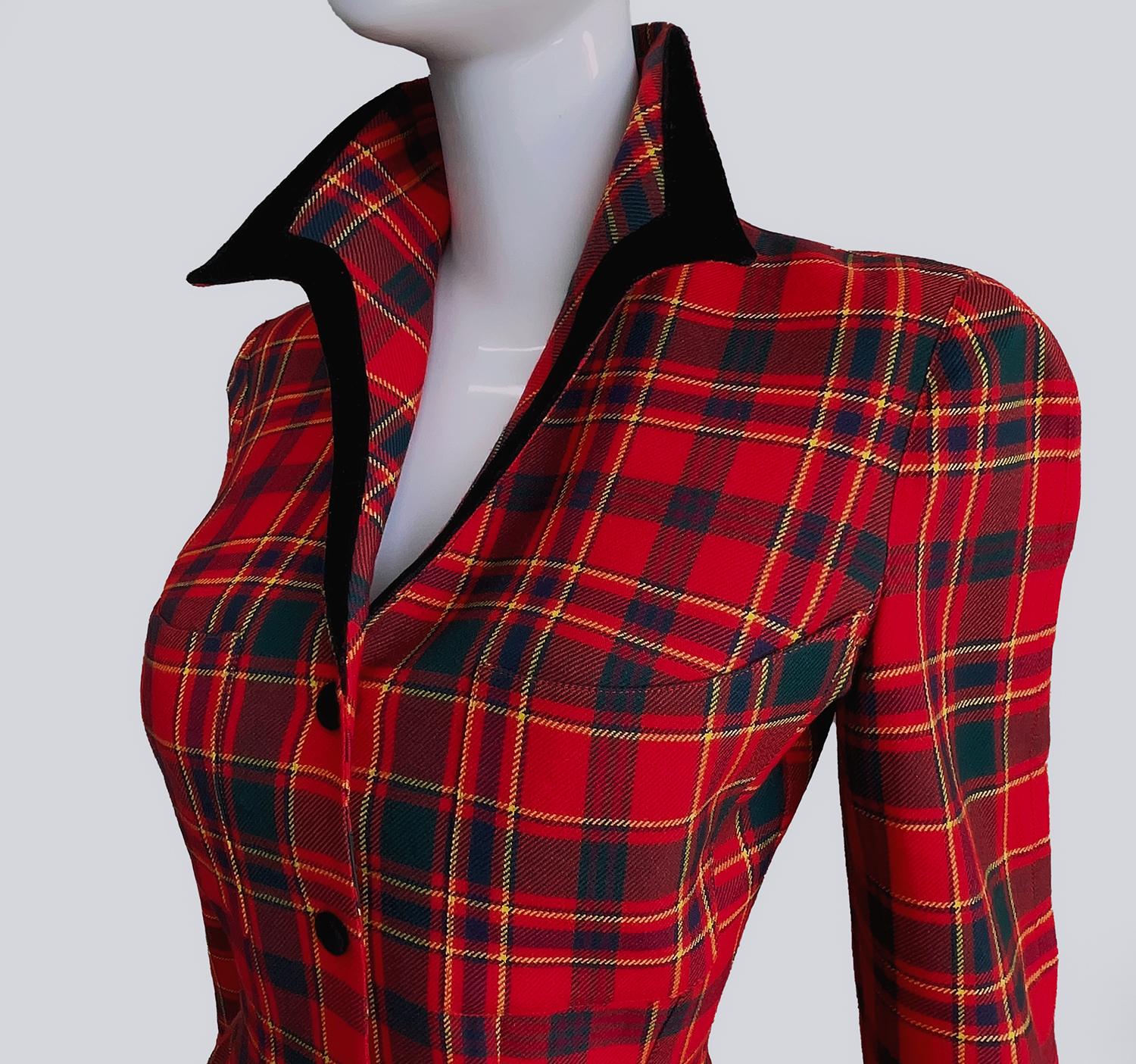 Stunning late 1980s / early90s Thierry Mugler signature sculpted blazer jacket. Timeless and extremely bautiful red tartan jacket, dramatic silhouette fiitted waist and pointy sharp details. Plaid high quality wool with black velvet collar, cuffs