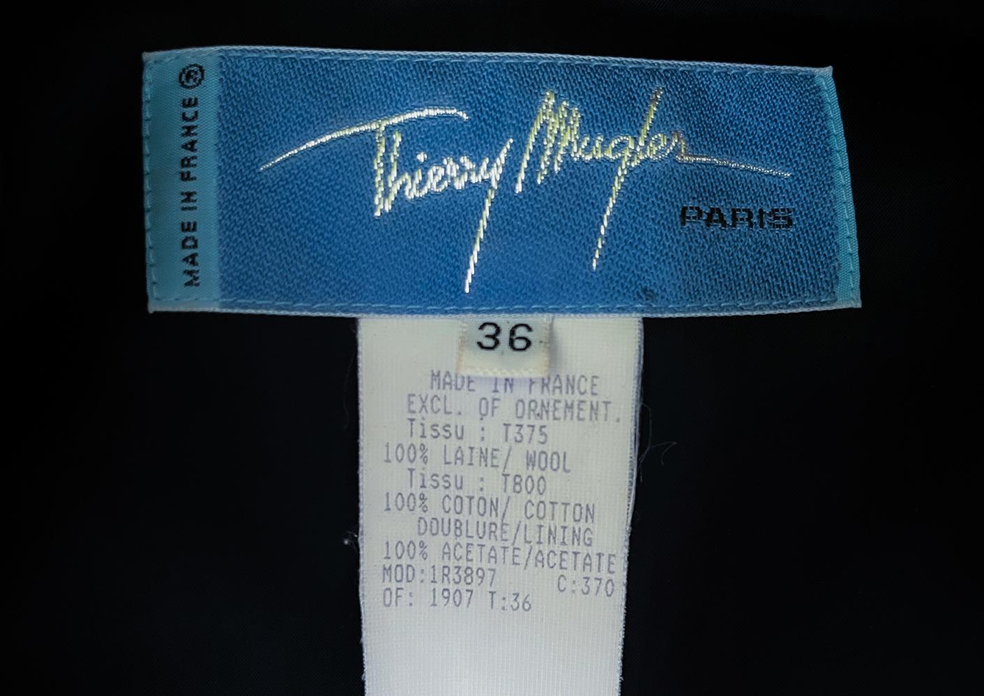 Thierry Mugler - Veste sculpturale en laine tartan avec détails en velours rouge et noir en vente 2