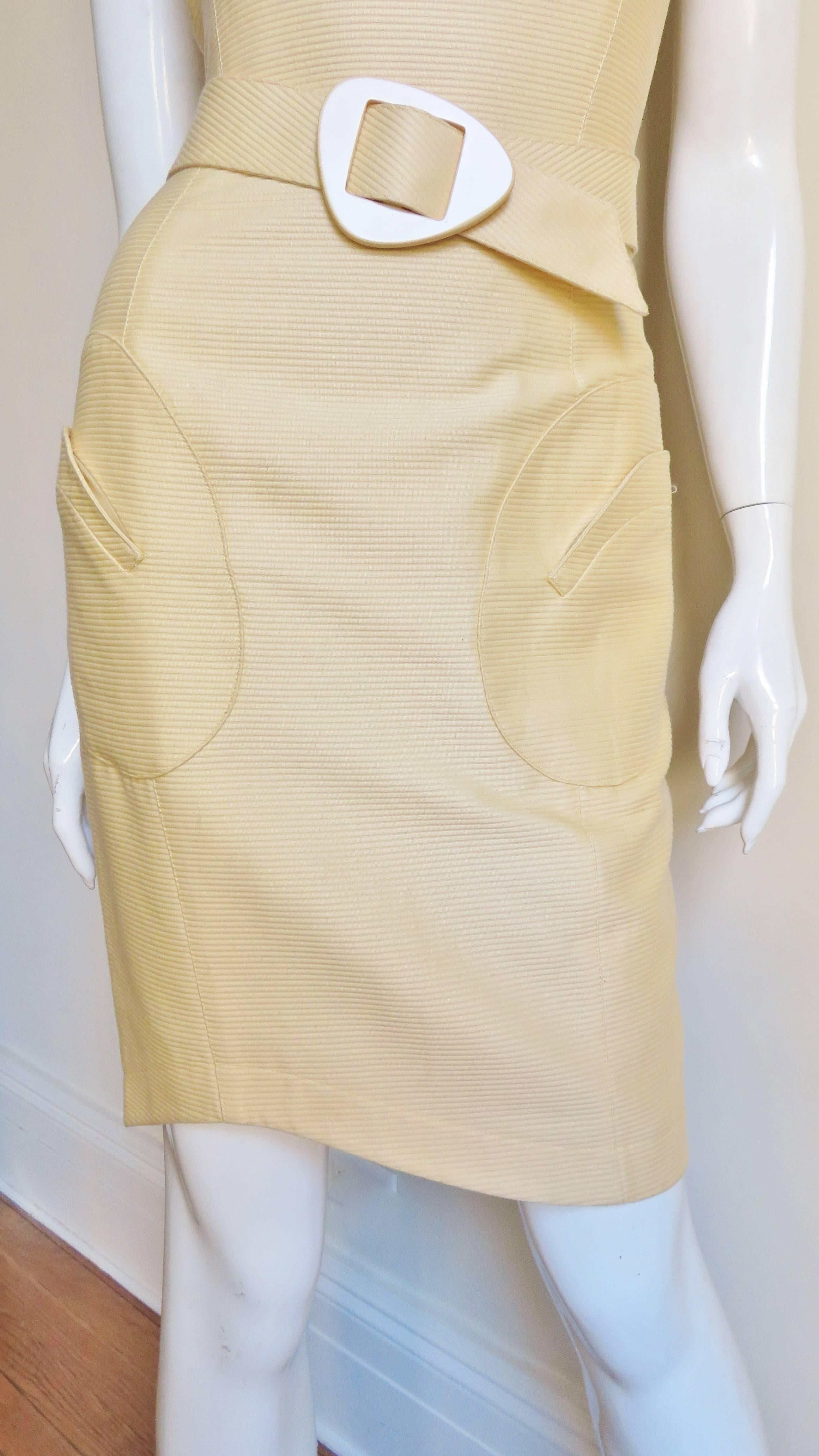 Vestido recortado de seda Thierry Mugler con cinturón en Bueno Estado en Water Mill, NY