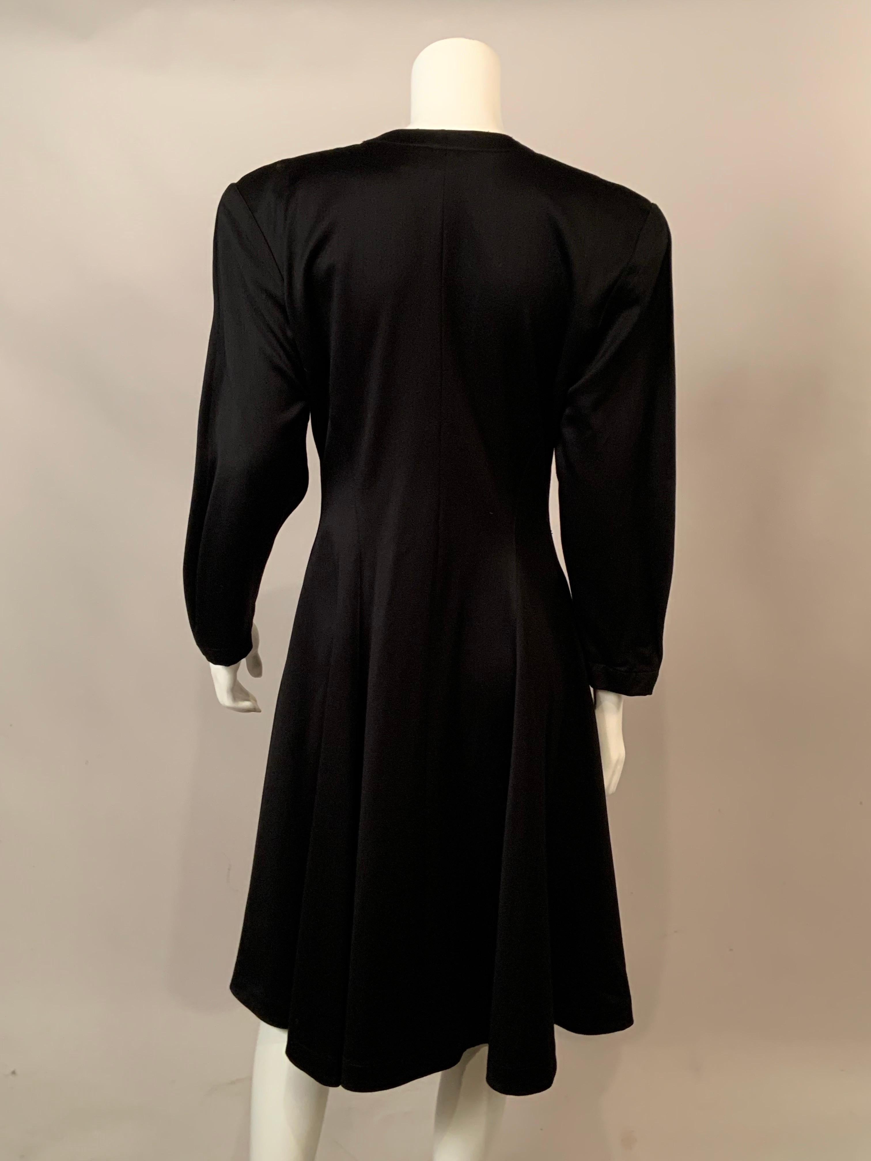 Robe en laine noire à boutons-pression de Thierry Mugler en vente 2